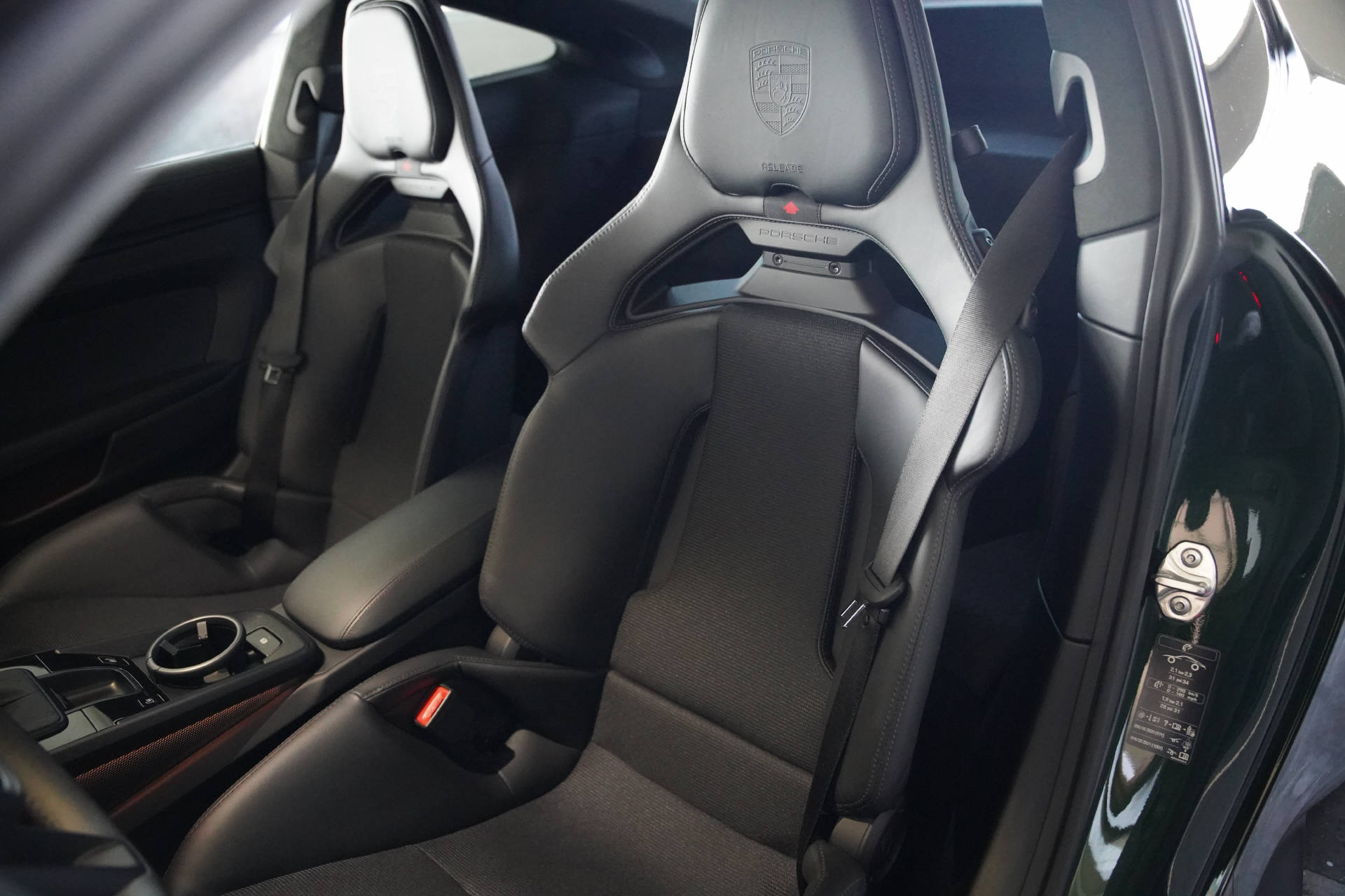 PORSCHE 911 GT3 Touring PDK Oak Green-image-9