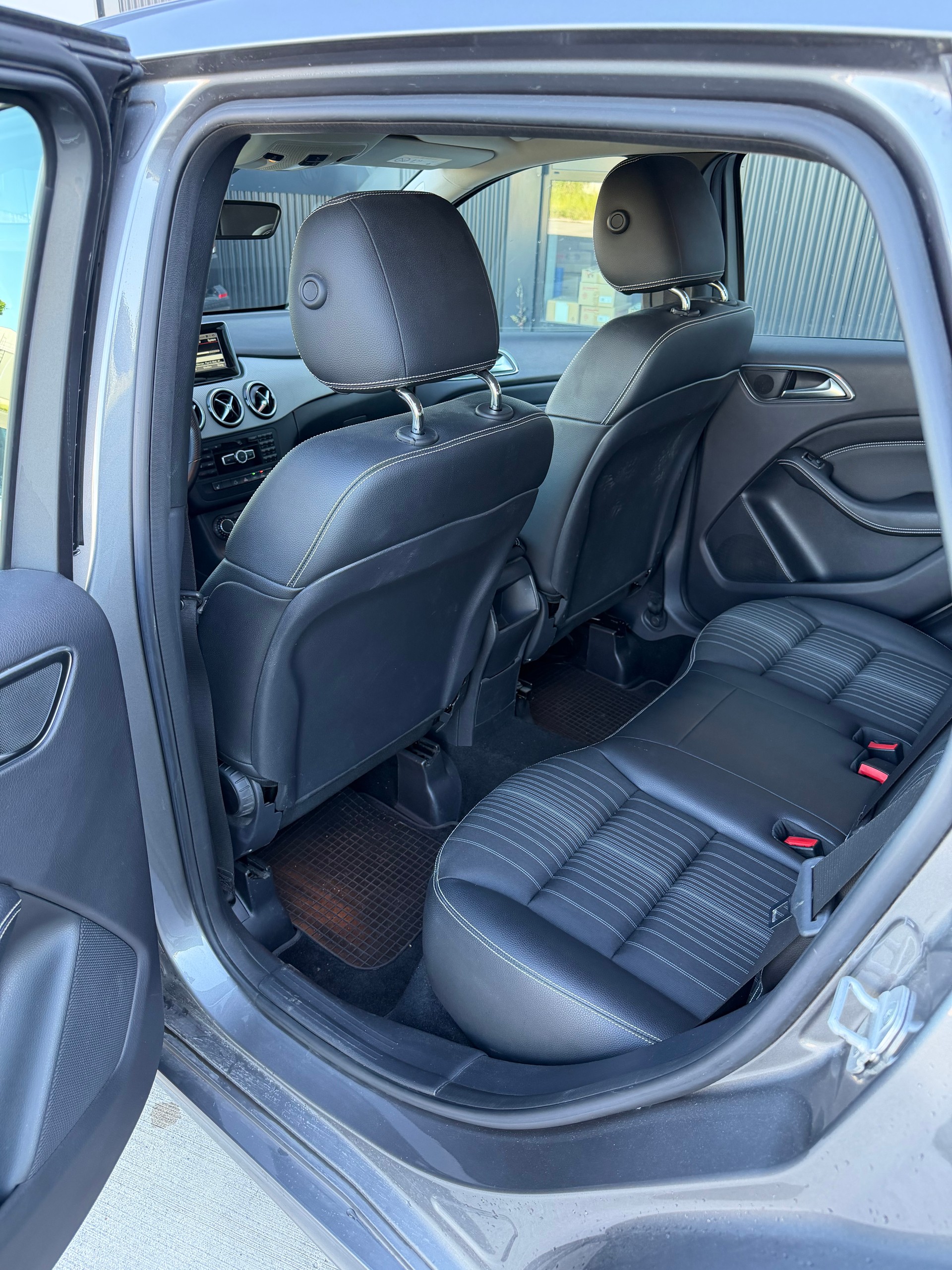 MERCEDES-BENZ B 200 7G-DCT-image-7