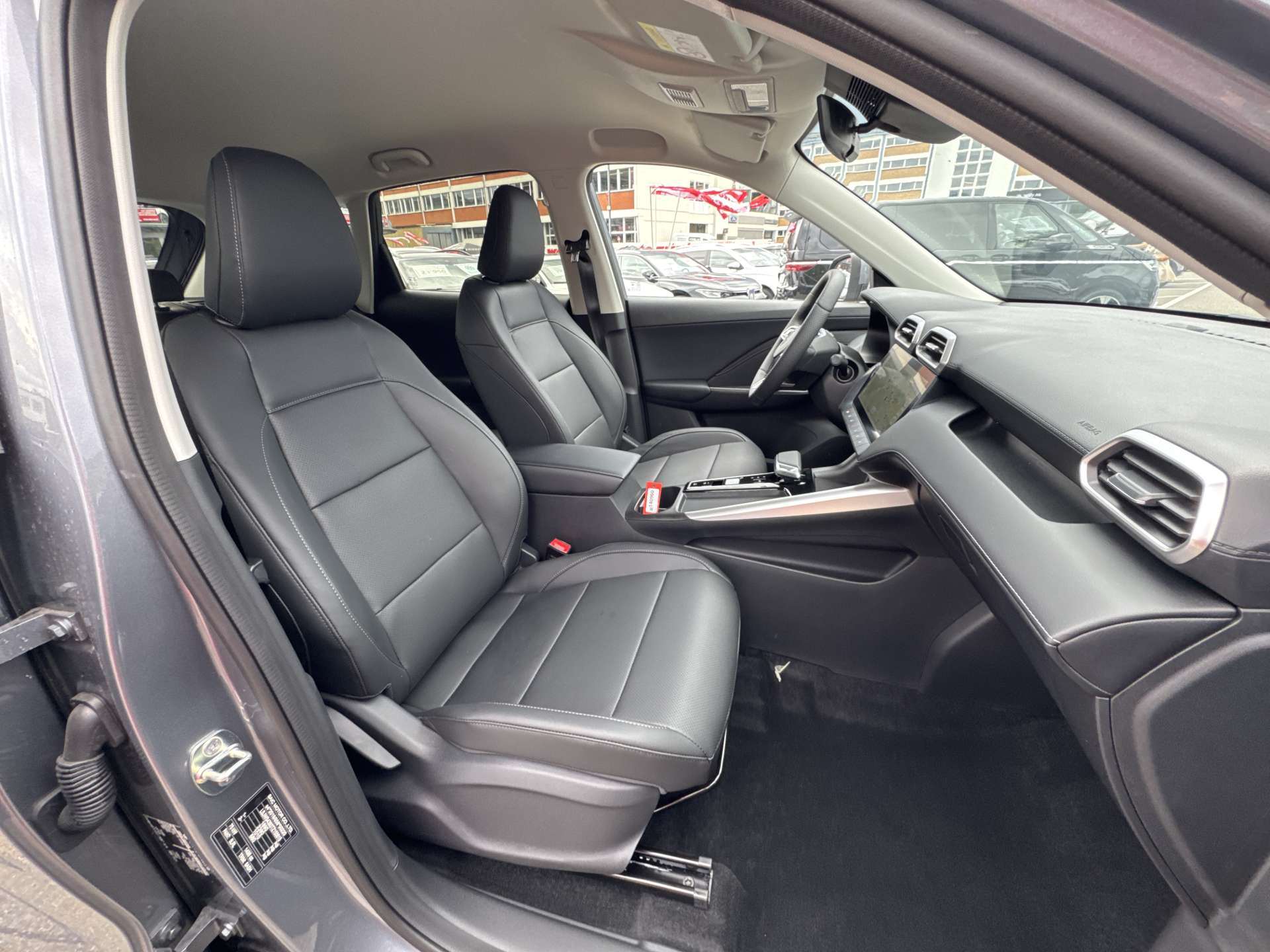 MG MG ZS 1.5 HEV Luxury Automat-image-12