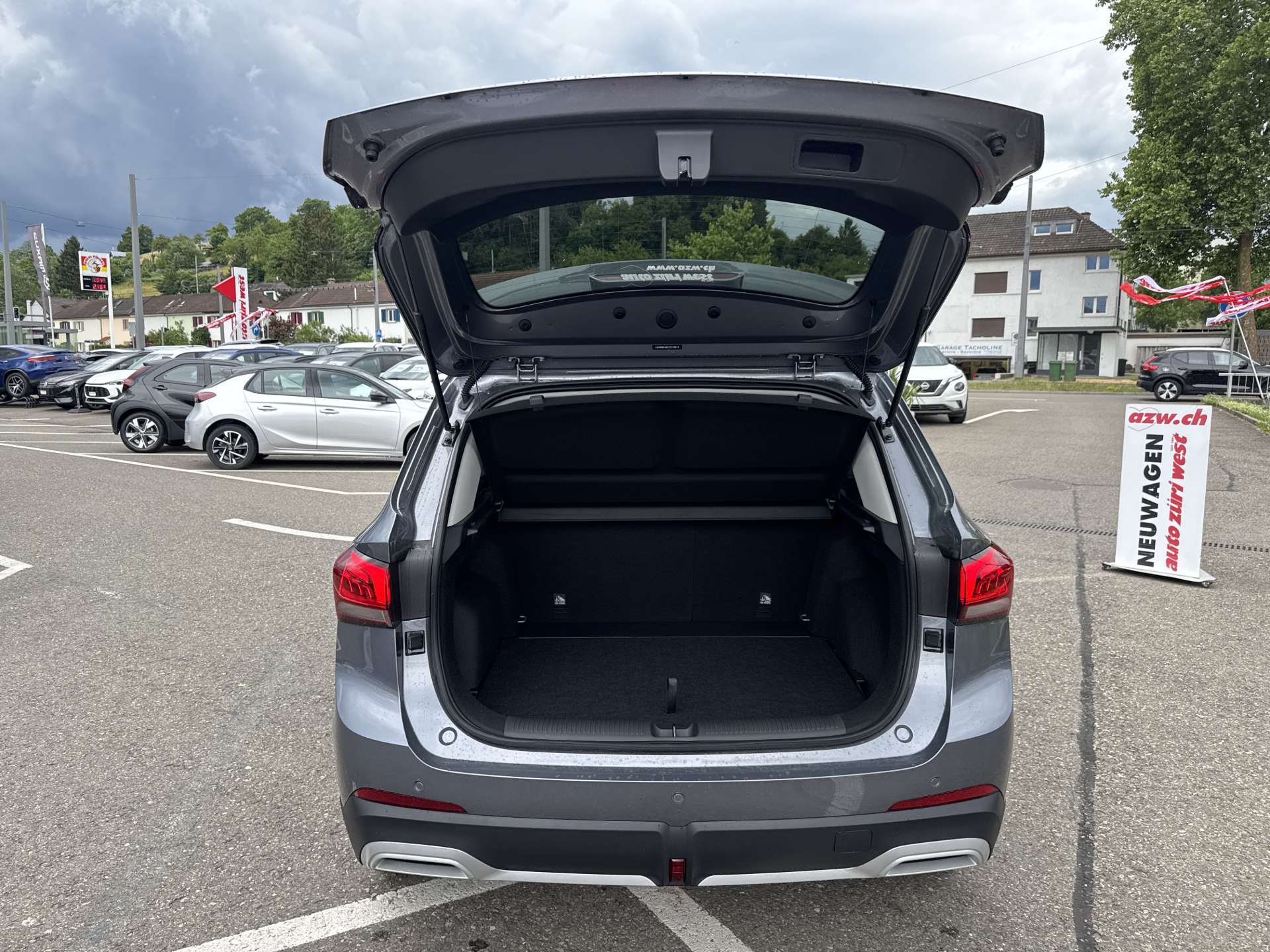 MG MG ZS 1.5 HEV Luxury Automat-image-7