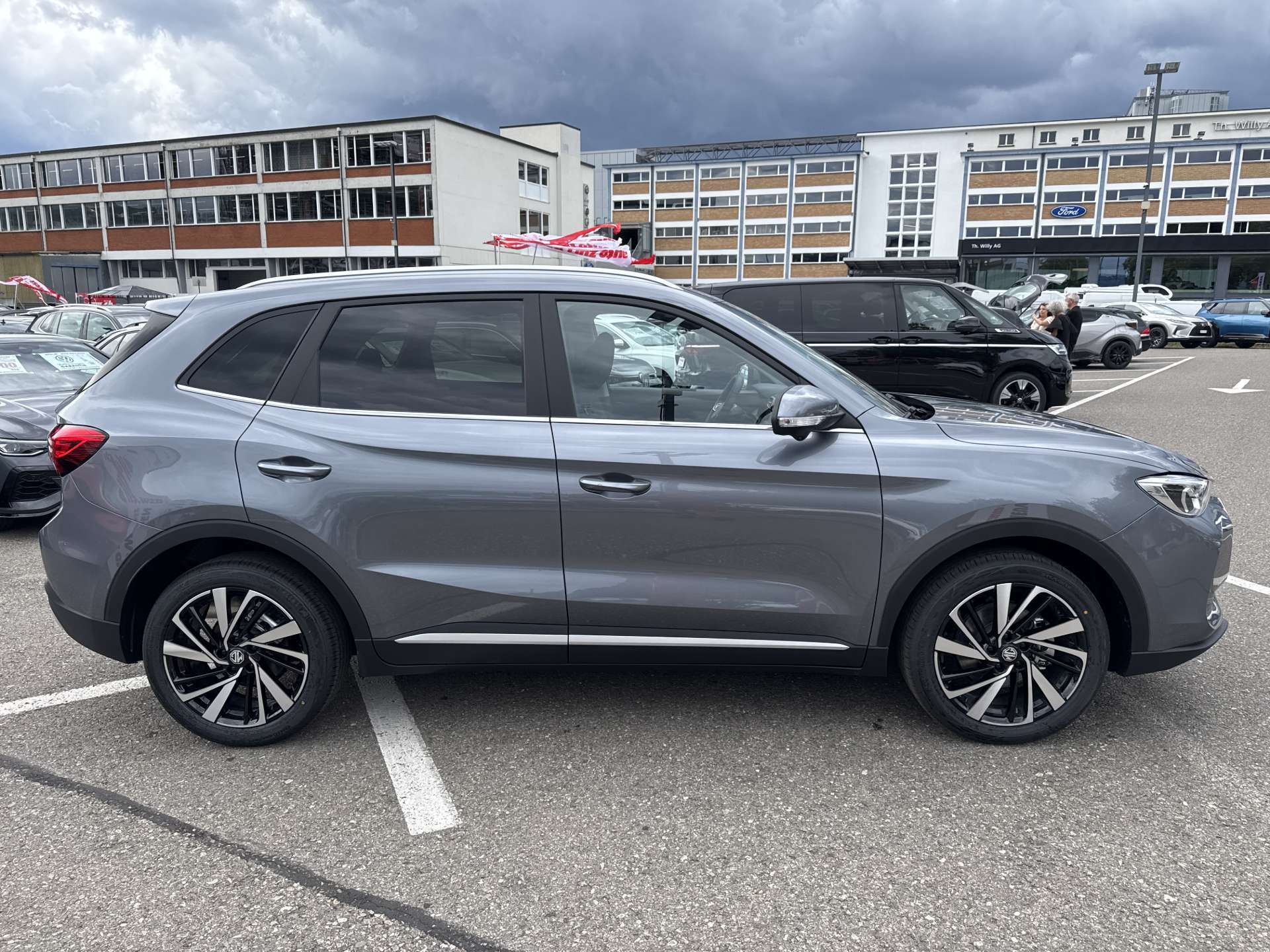 MG MG ZS 1.5 HEV Luxury Automat-image-10