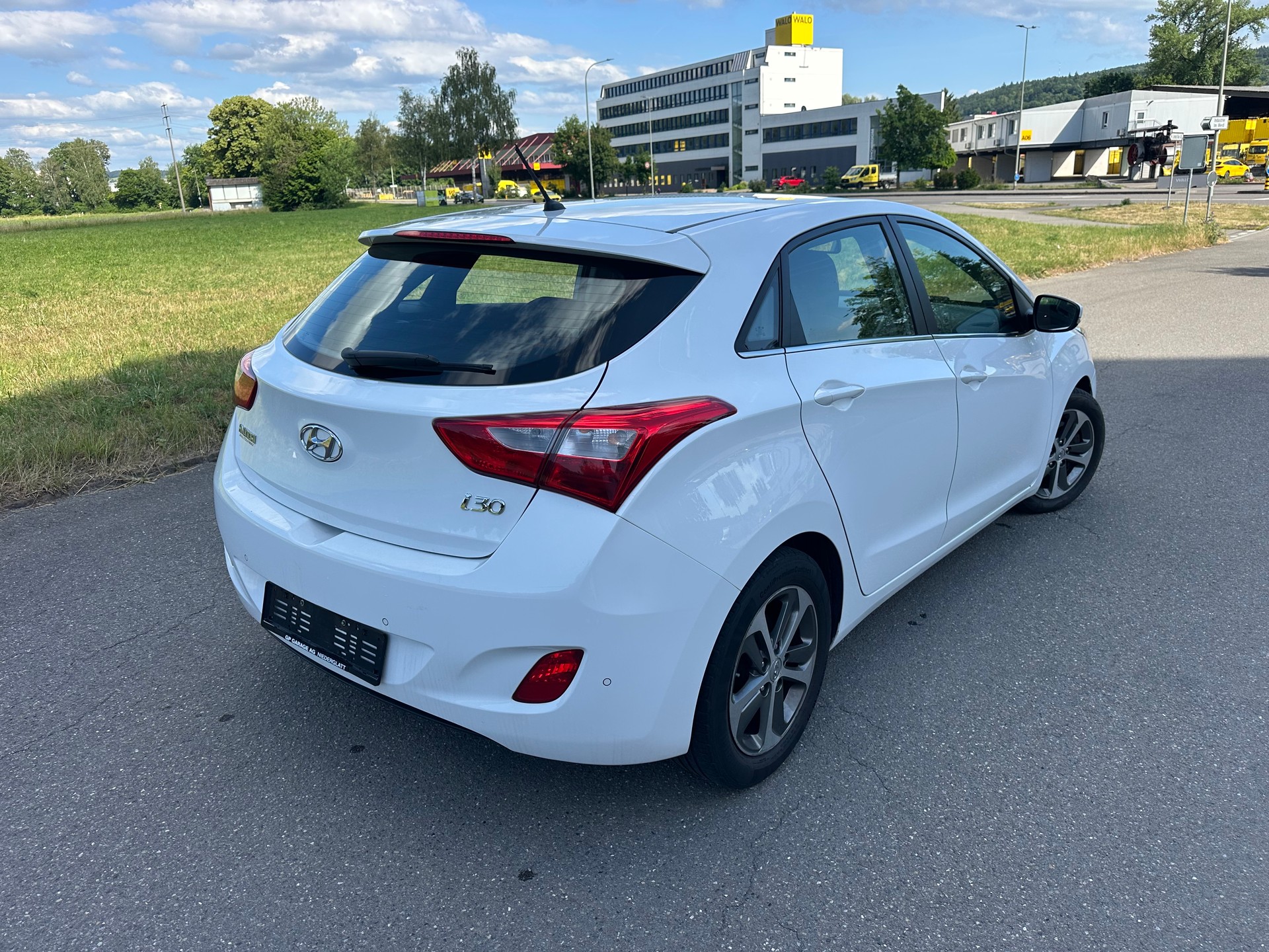 HYUNDAI i30 1.6 CRDi Plena Automatic-showroom-element-3