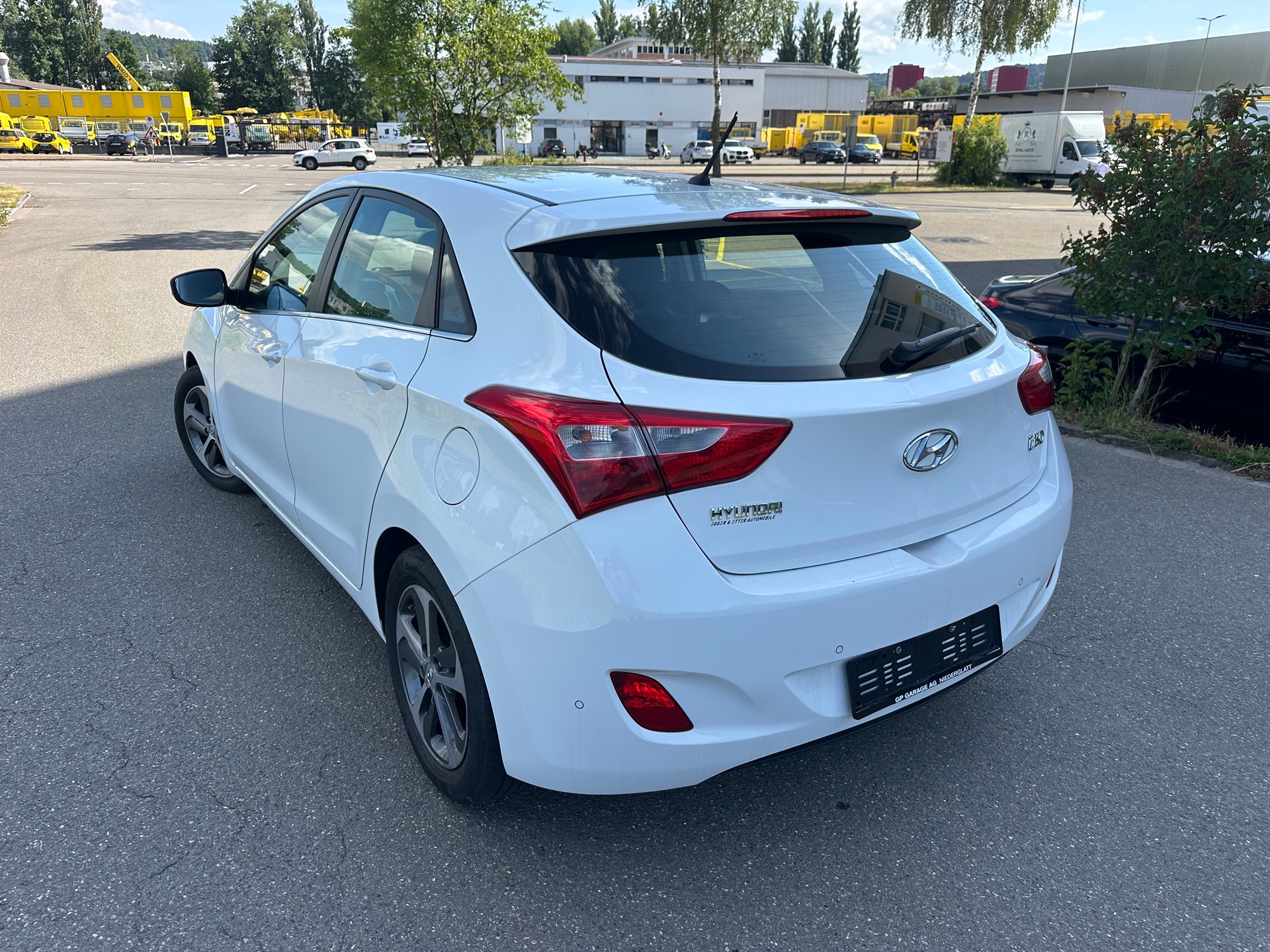 HYUNDAI i30 1.6 CRDi Plena Automatic-showroom-element-1