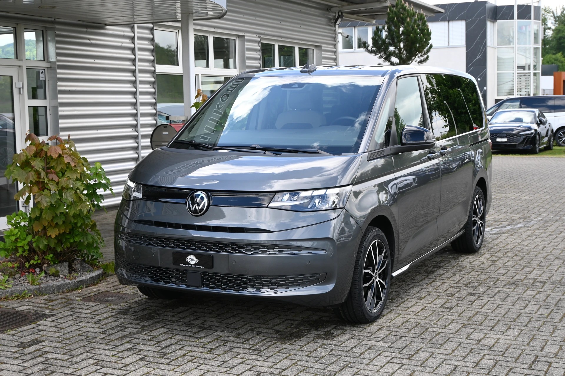 VW Multivan 2.0 TDI DSG Lang 7-Plätzer + AHK 2000kg + Standheizung-showroom-element-1