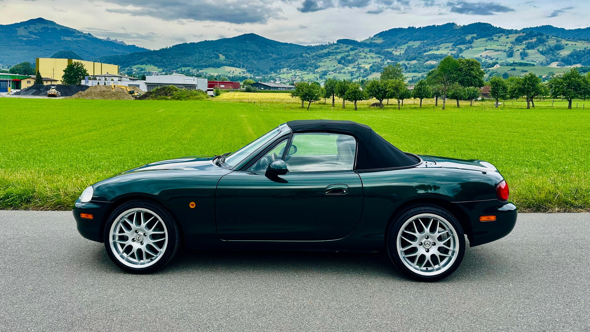 MAZDA MX-5 1.8i-16 GT-R Youngst-showroom-element-3