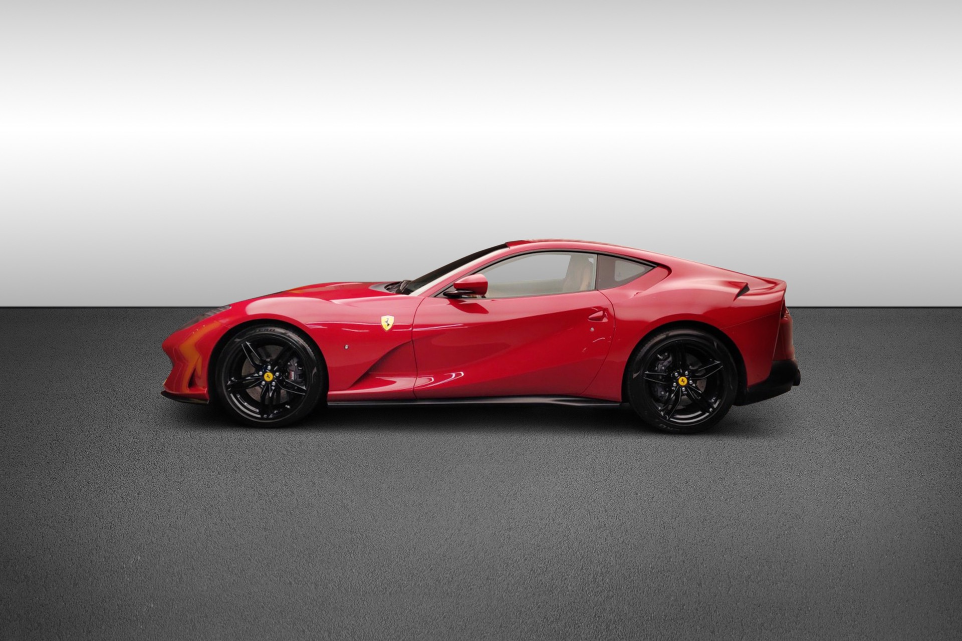 FERRARI 812 Superfast-showroom-element-3