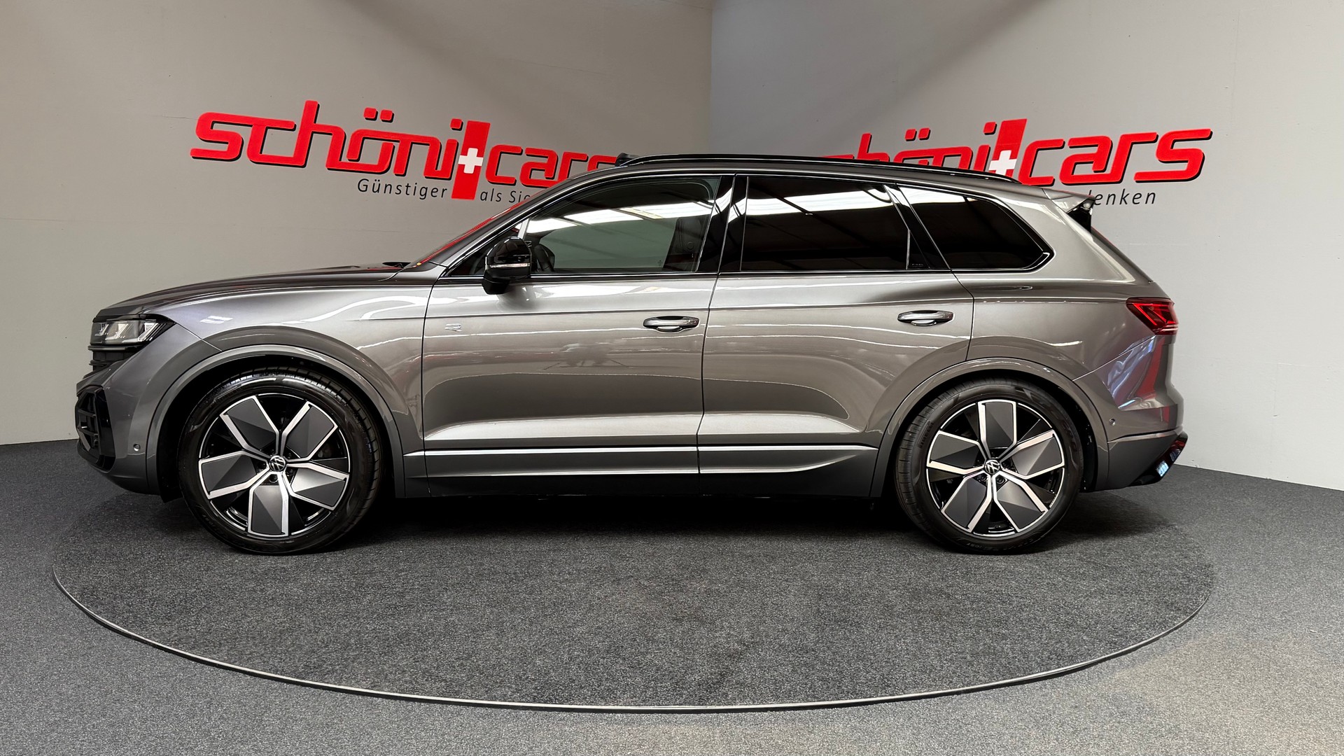 VW Touareg Final Edition 3.0 TDI R-Line Tiptronic-showroom-element-2