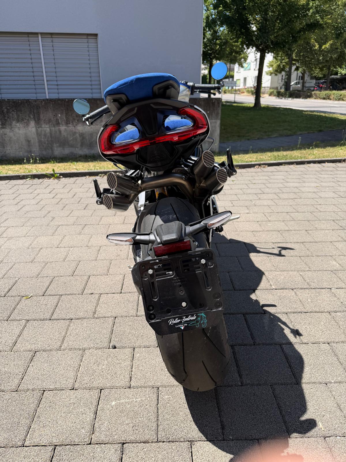 MV AGUSTA B4 Brutale 1000 RR Assen-image-3