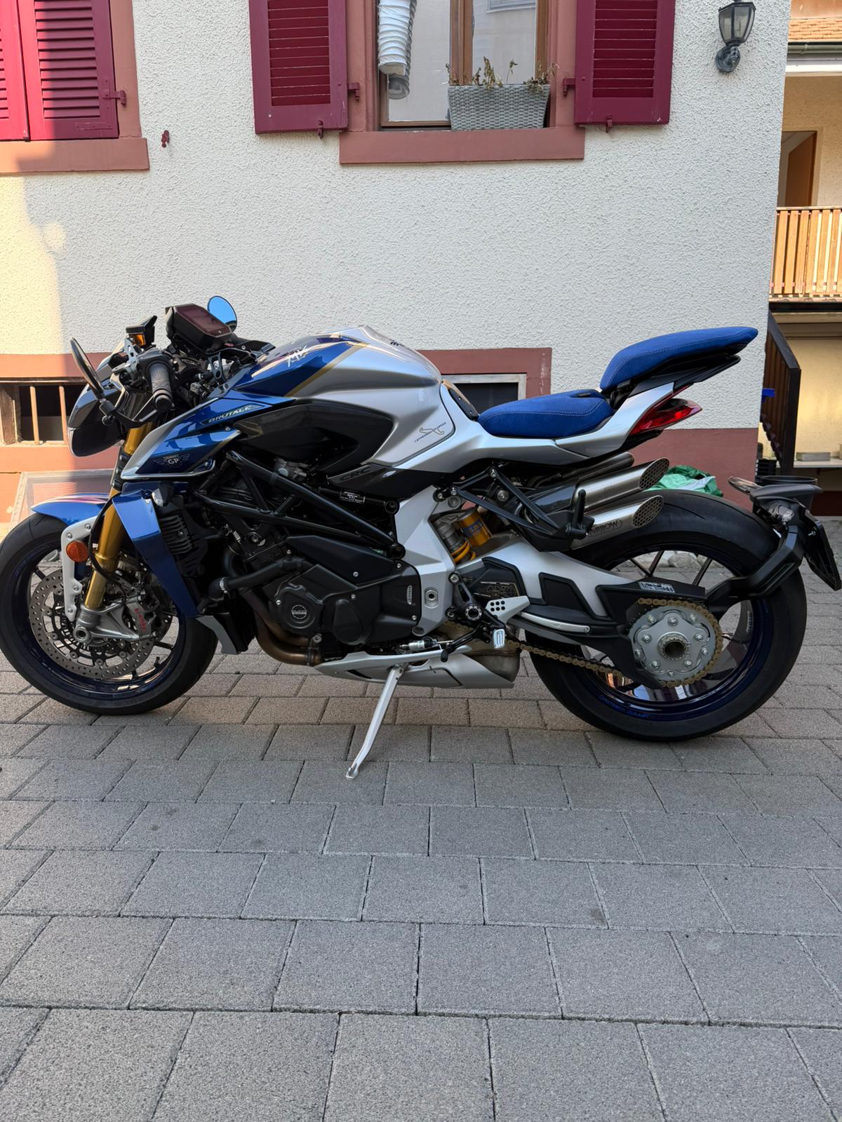 MV AGUSTA B4 Brutale 1000 RR Assen-image-2