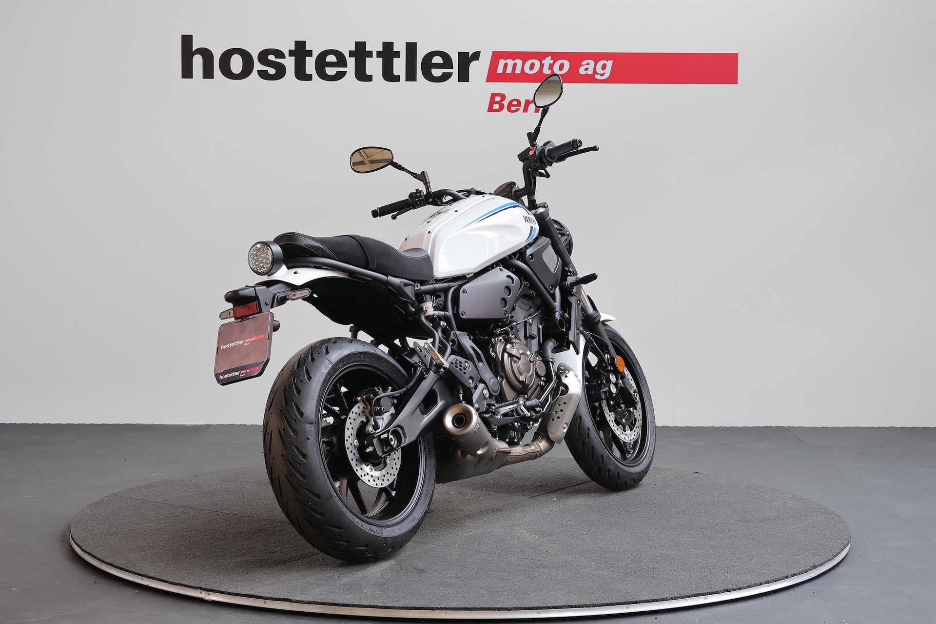 YAMAHA XSR 700-showroom-element-2