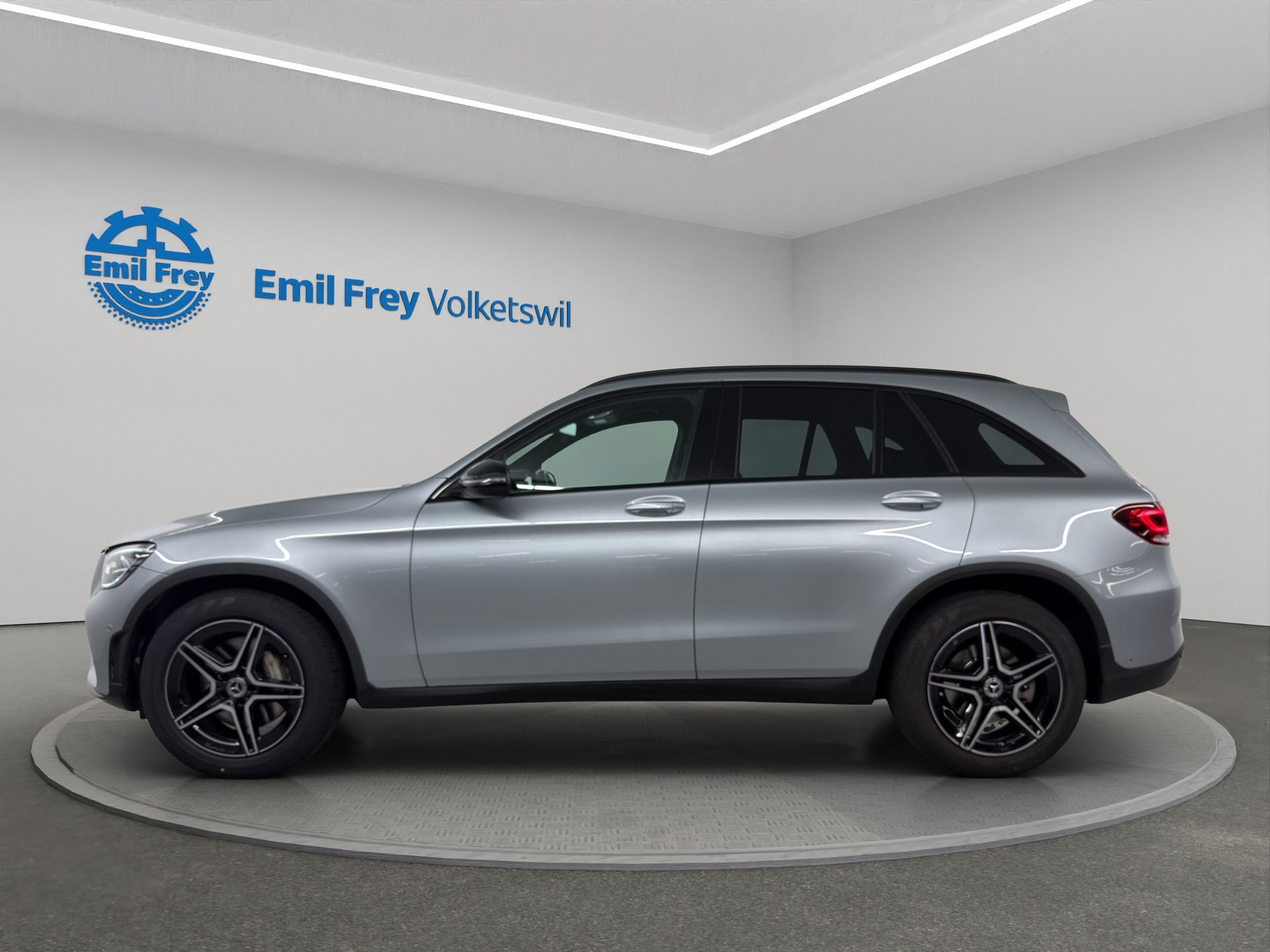 MERCEDES-BENZ GLC 200 Night Star AMG Line 4m-showroom-element-1