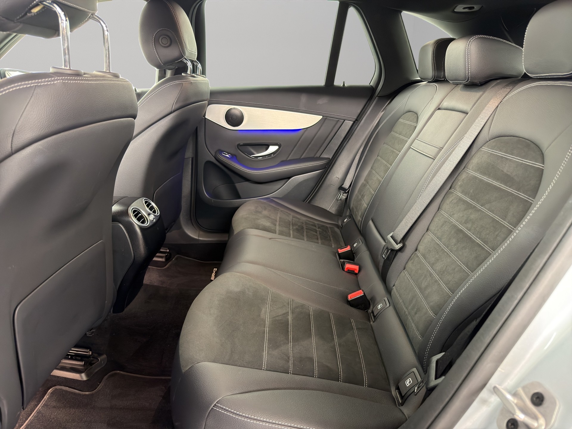 MERCEDES-BENZ GLC 200 Night Star AMG Line 4m-image-8
