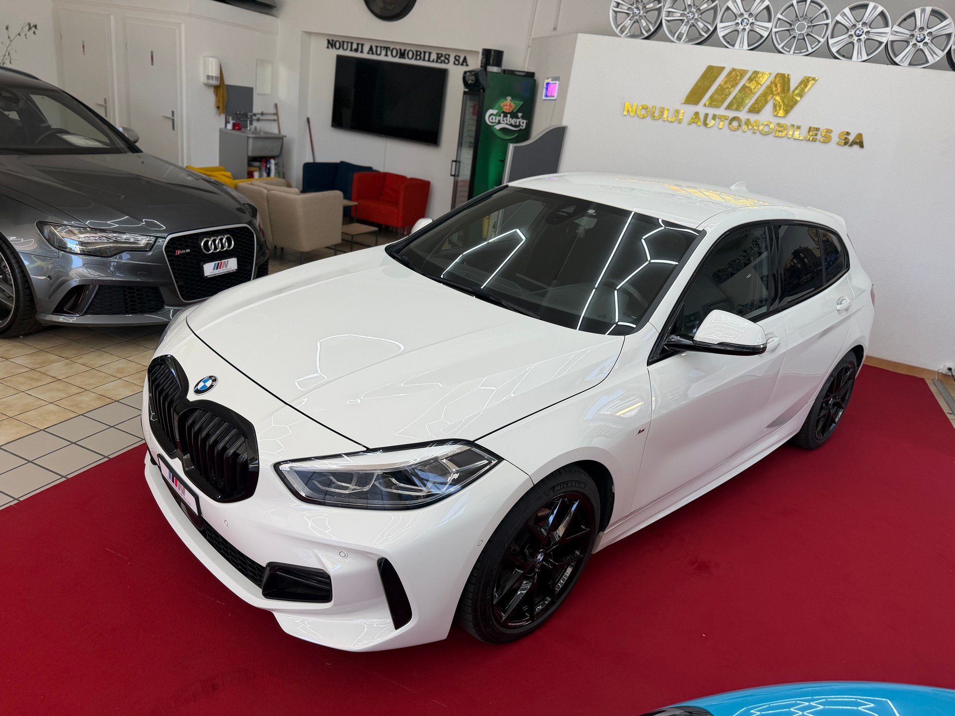 BMW 118d Steptronic M Sport-showroom-element-2