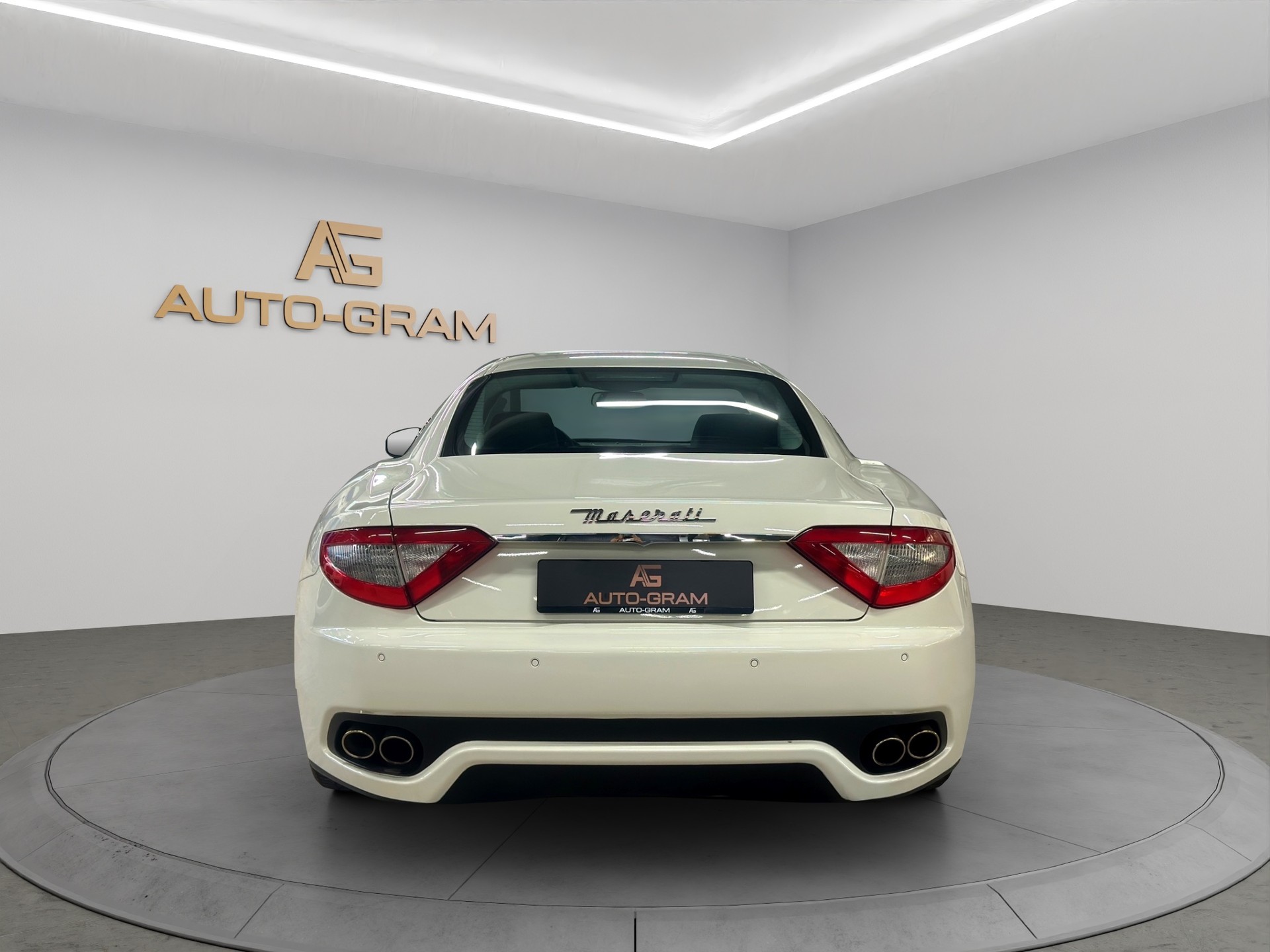 MASERATI GranTurismo Automatica-showroom-element-3