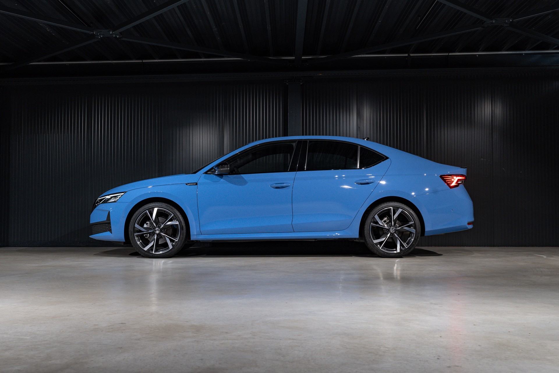 SKODA Octavia Limousine 1.5 TSI mHEV DSG SportLine-showroom-element-2