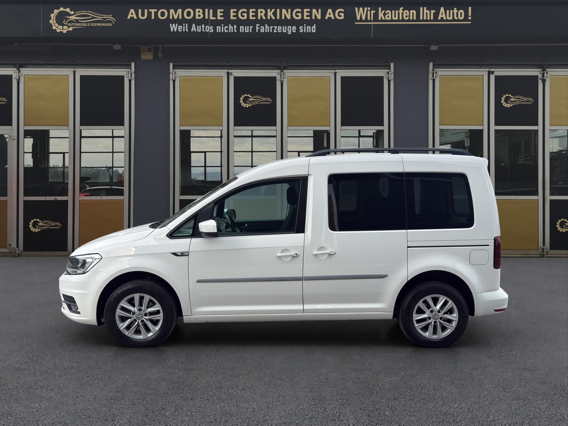 VW Caddy 2.0 TDI Family DSG-image-7