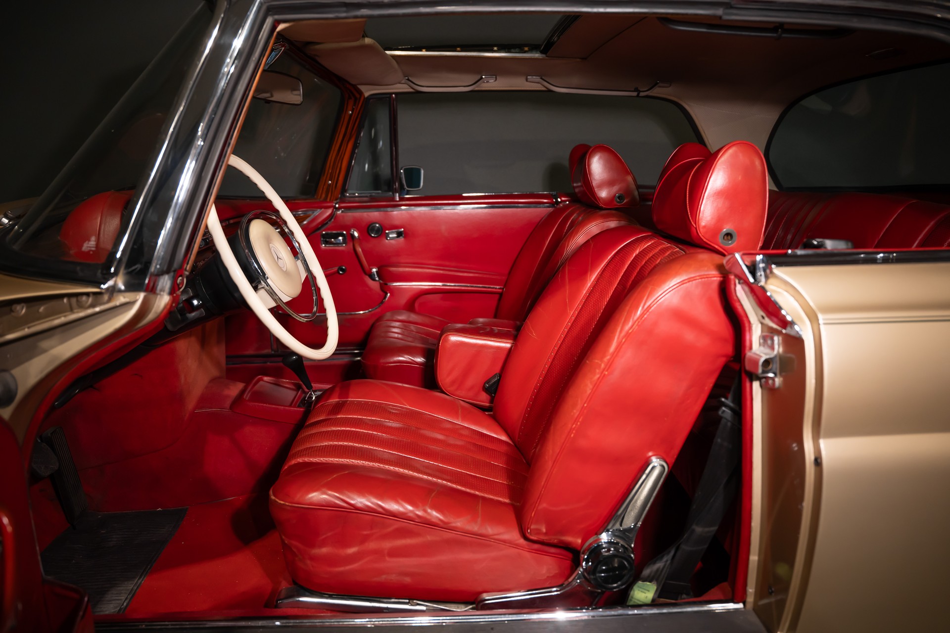 MERCEDES-BENZ 280 SE 3.5 Coupé (W111)-image-11