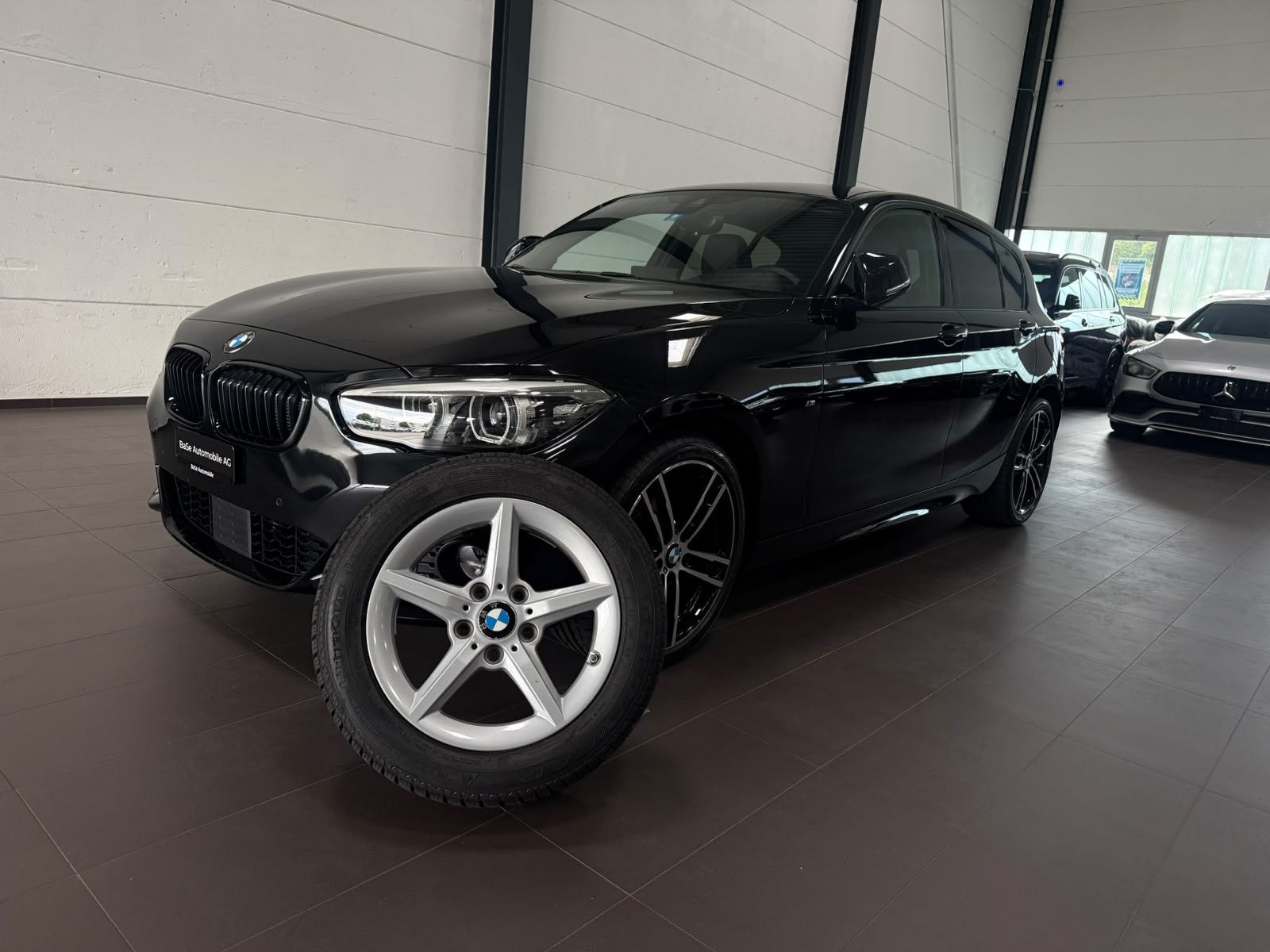 BMW 120d xDrive Edition M Sport Steptronic-image-30