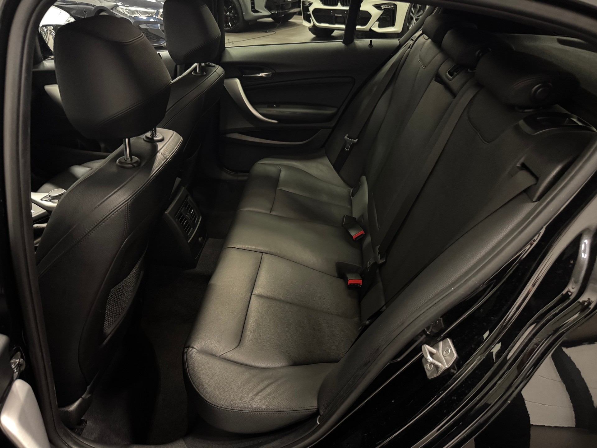 BMW 120d xDrive Edition M Sport Steptronic-image-22