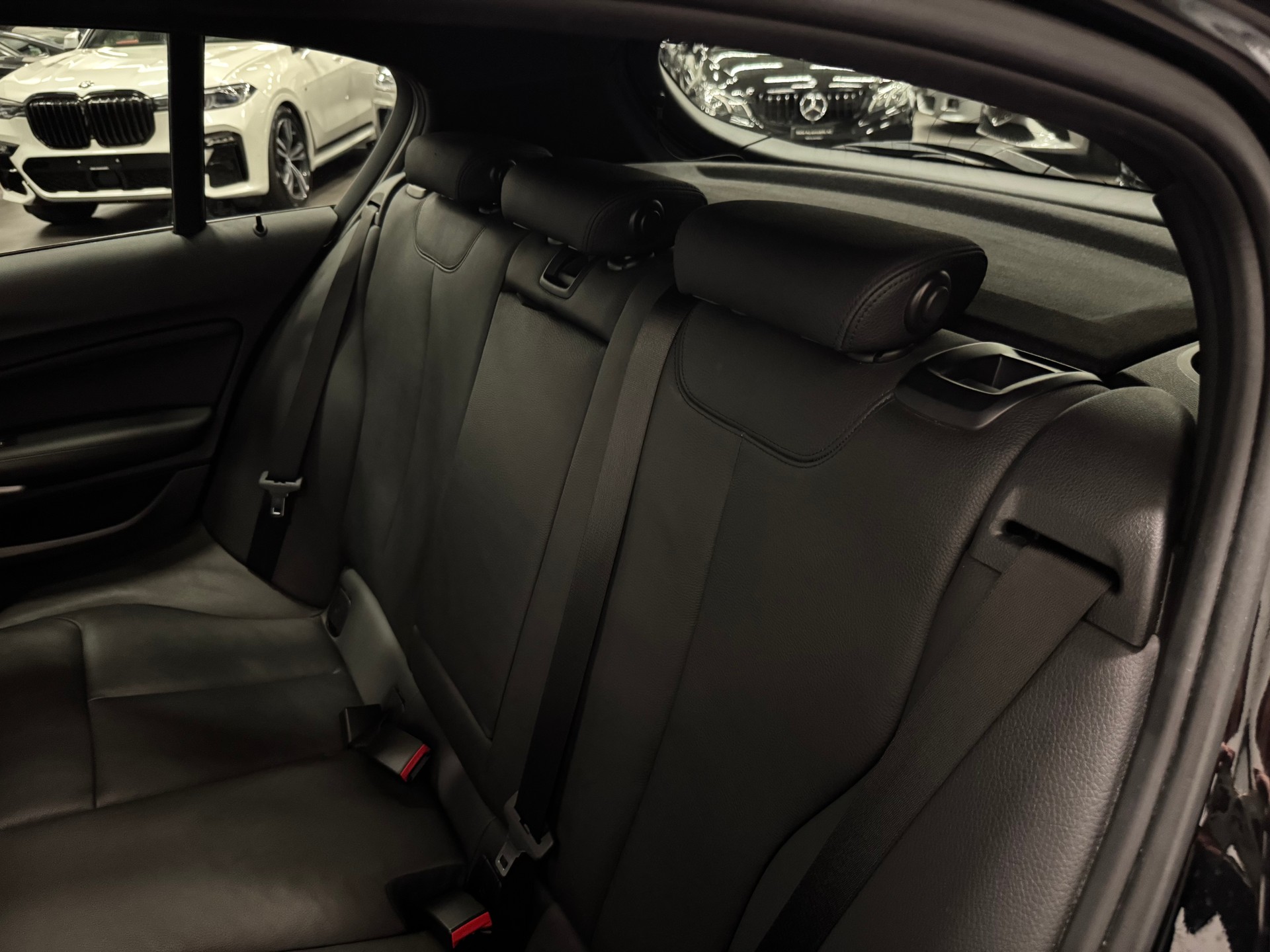 BMW 120d xDrive Edition M Sport Steptronic-image-23