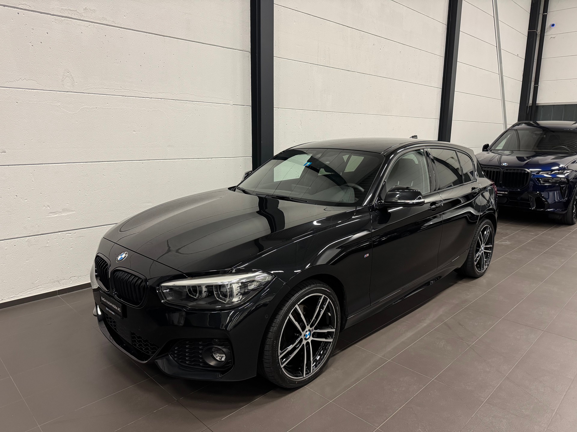 BMW 120d xDrive Edition M Sport Steptronic-showroom-element-2