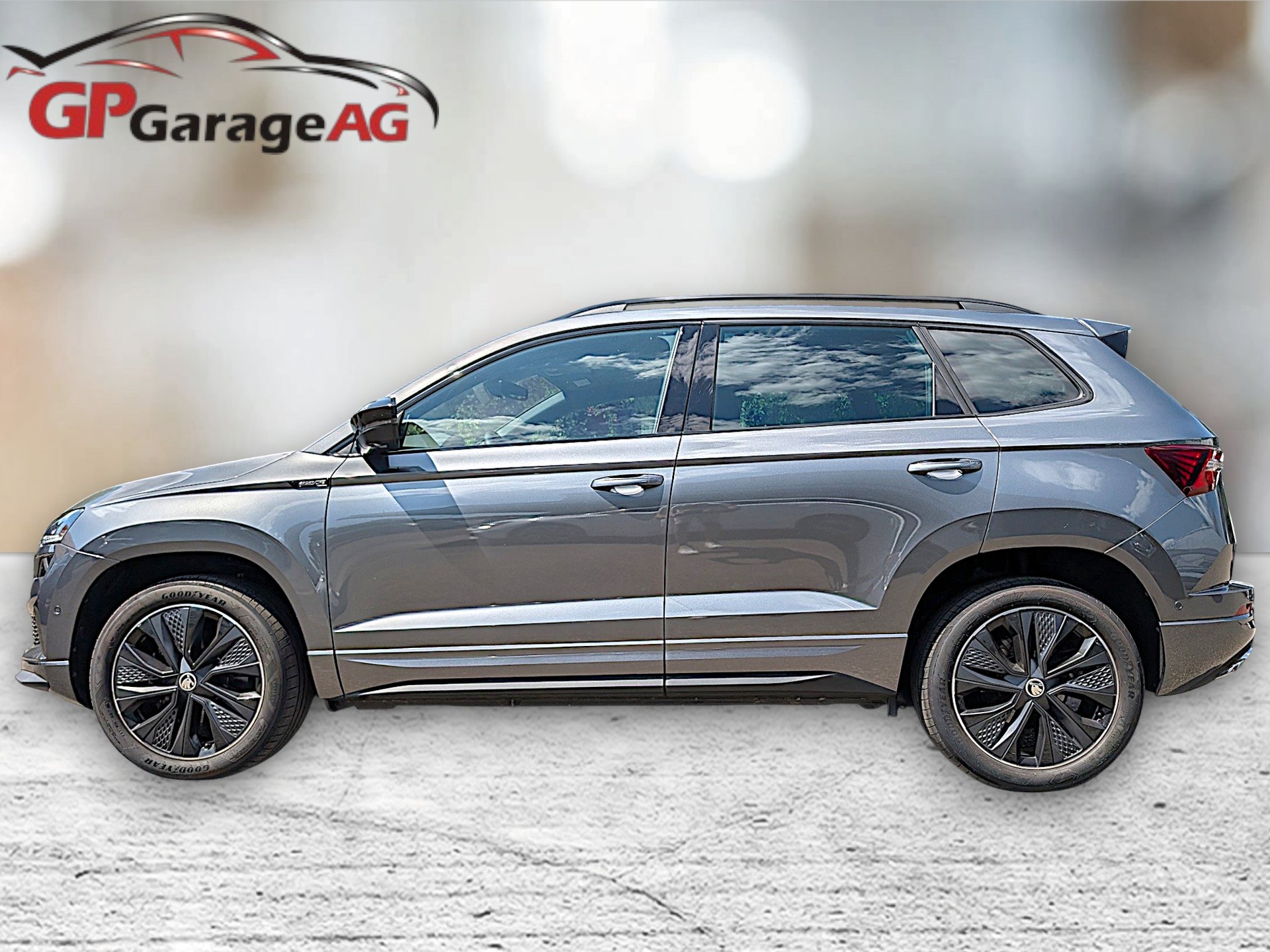 SKODA Karoq 1.5 TSI SportLine DSG-showroom-element-1