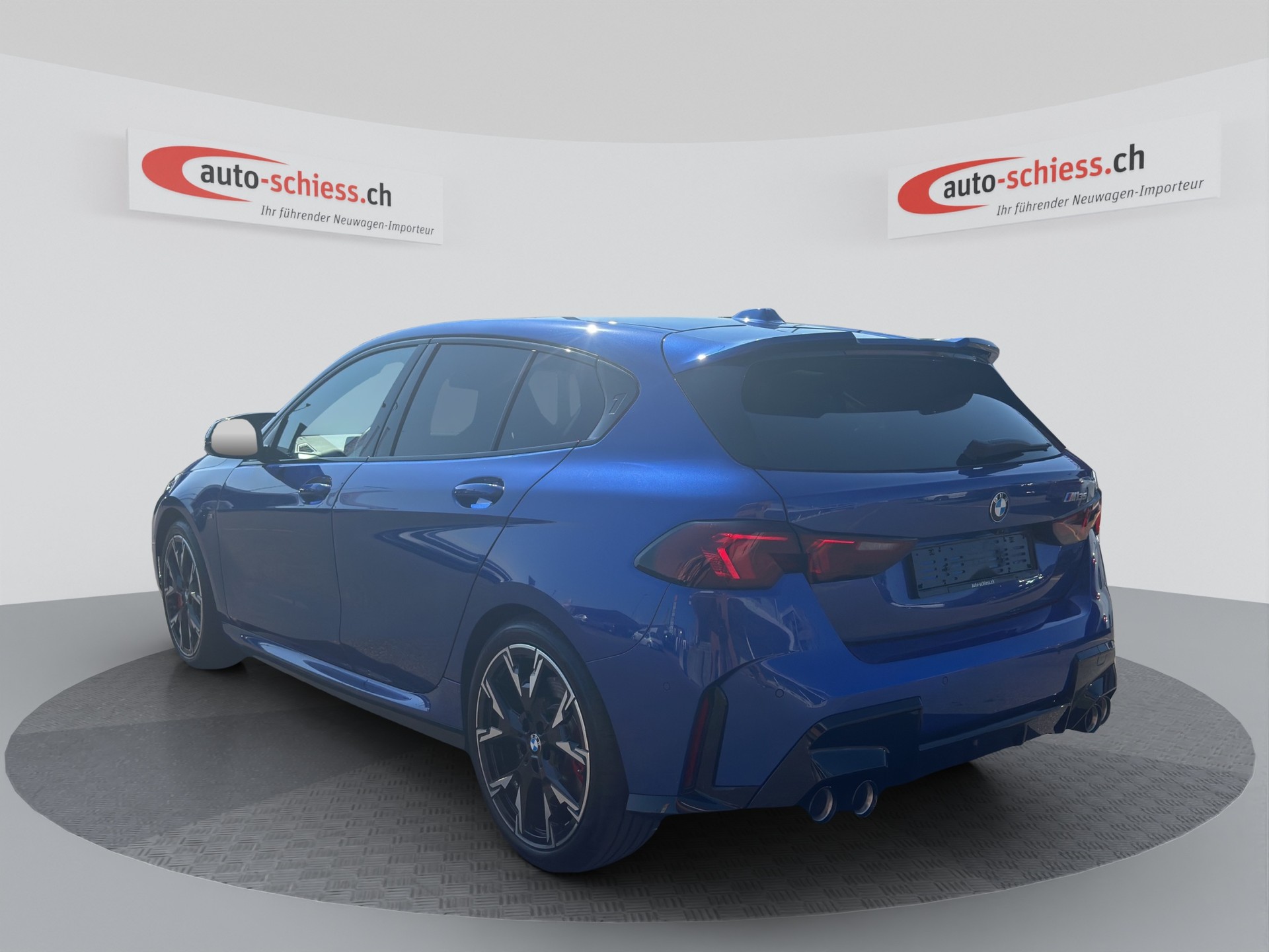 BMW M135 xDrive M Sport Pro Shadow Line-showroom-element-2