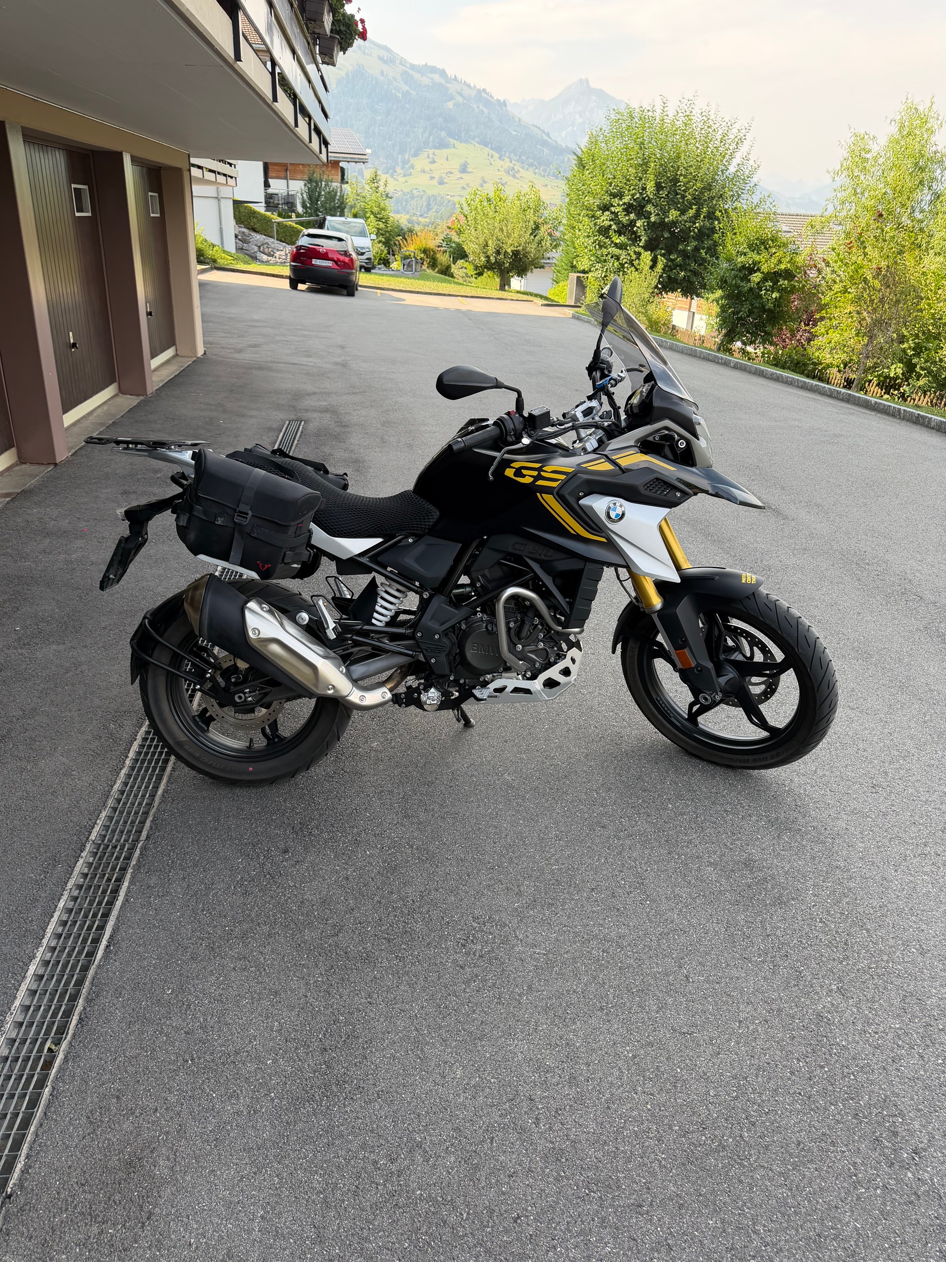 BMW G 310 GS 40 Year Edition-image-2
