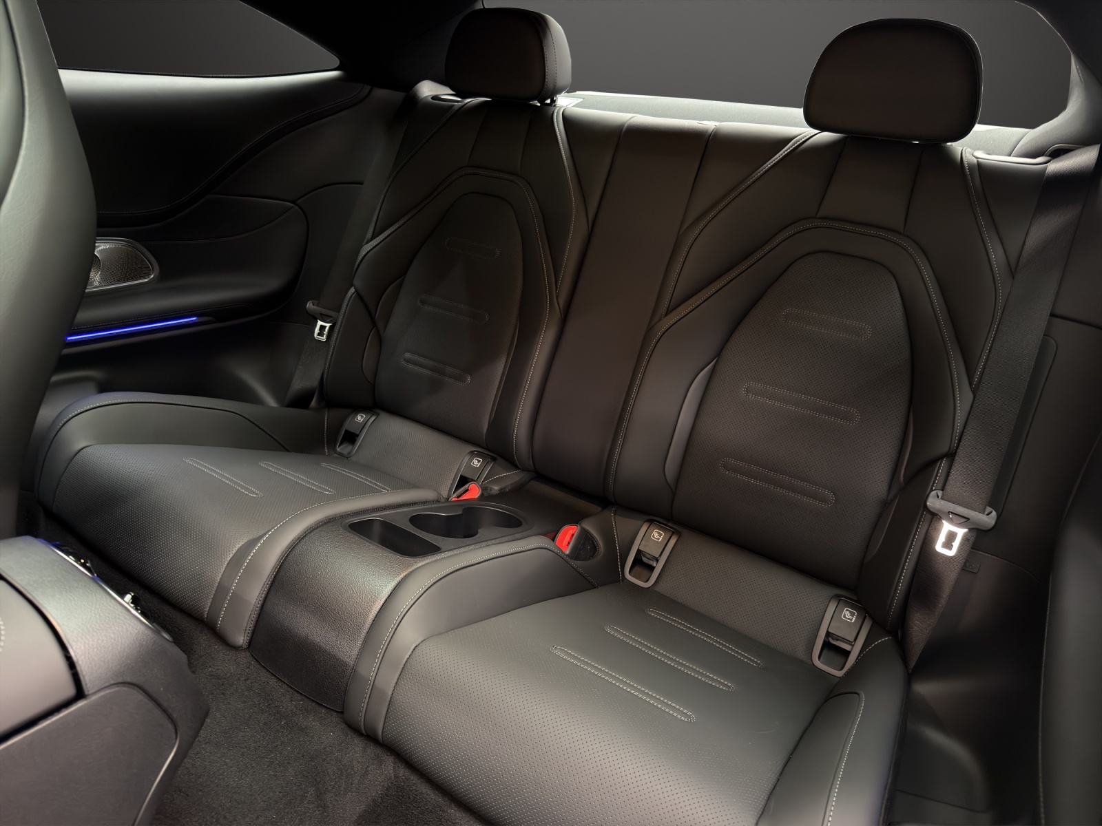 MERCEDES-BENZ AMG CLE 53 4MATIC+ Coupé-image-9