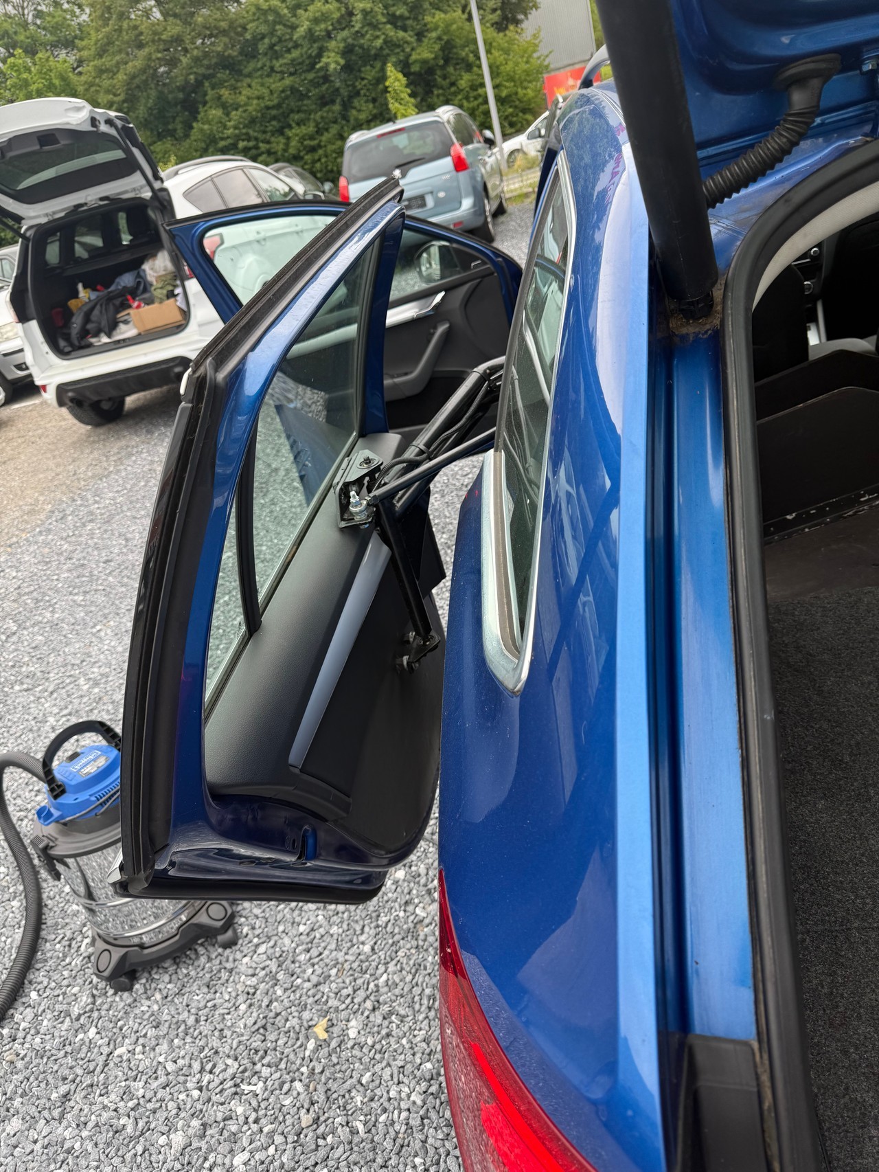 SKODA Octavia Combi 1.8 TSI Fresh DSG .behindertfahrzeug-image-11