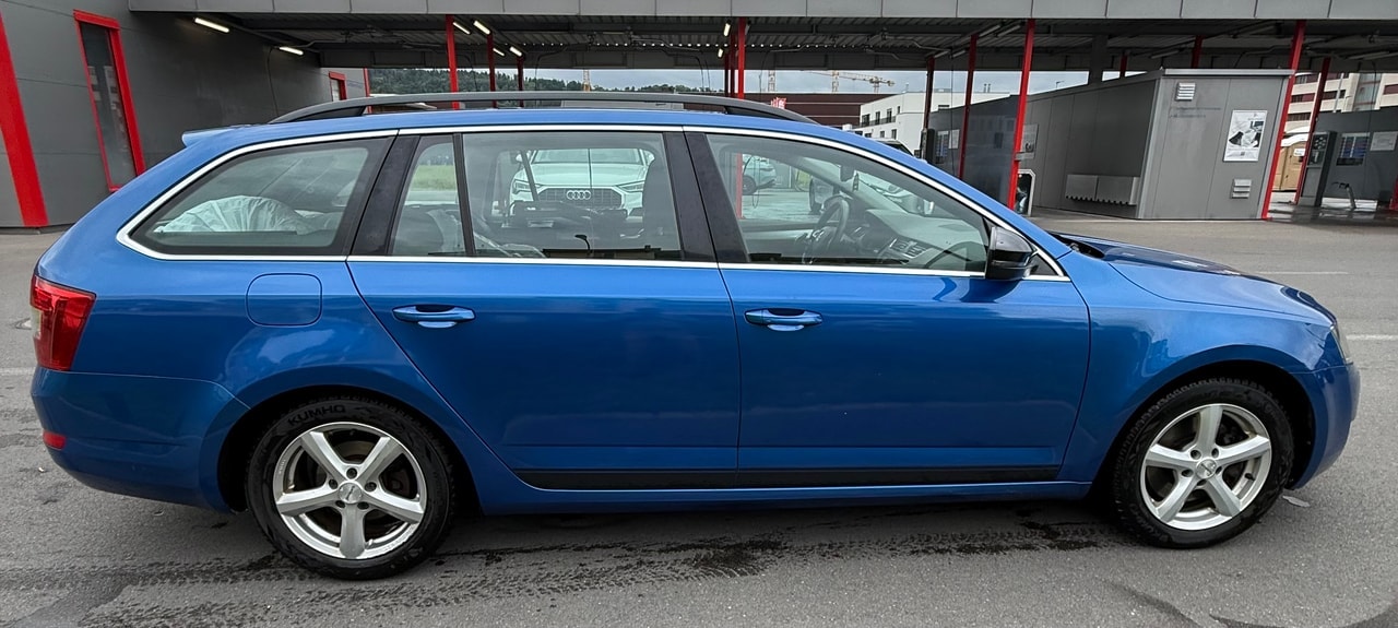 SKODA Octavia Combi 1.8 TSI Fresh DSG .behindertfahrzeug-image-4