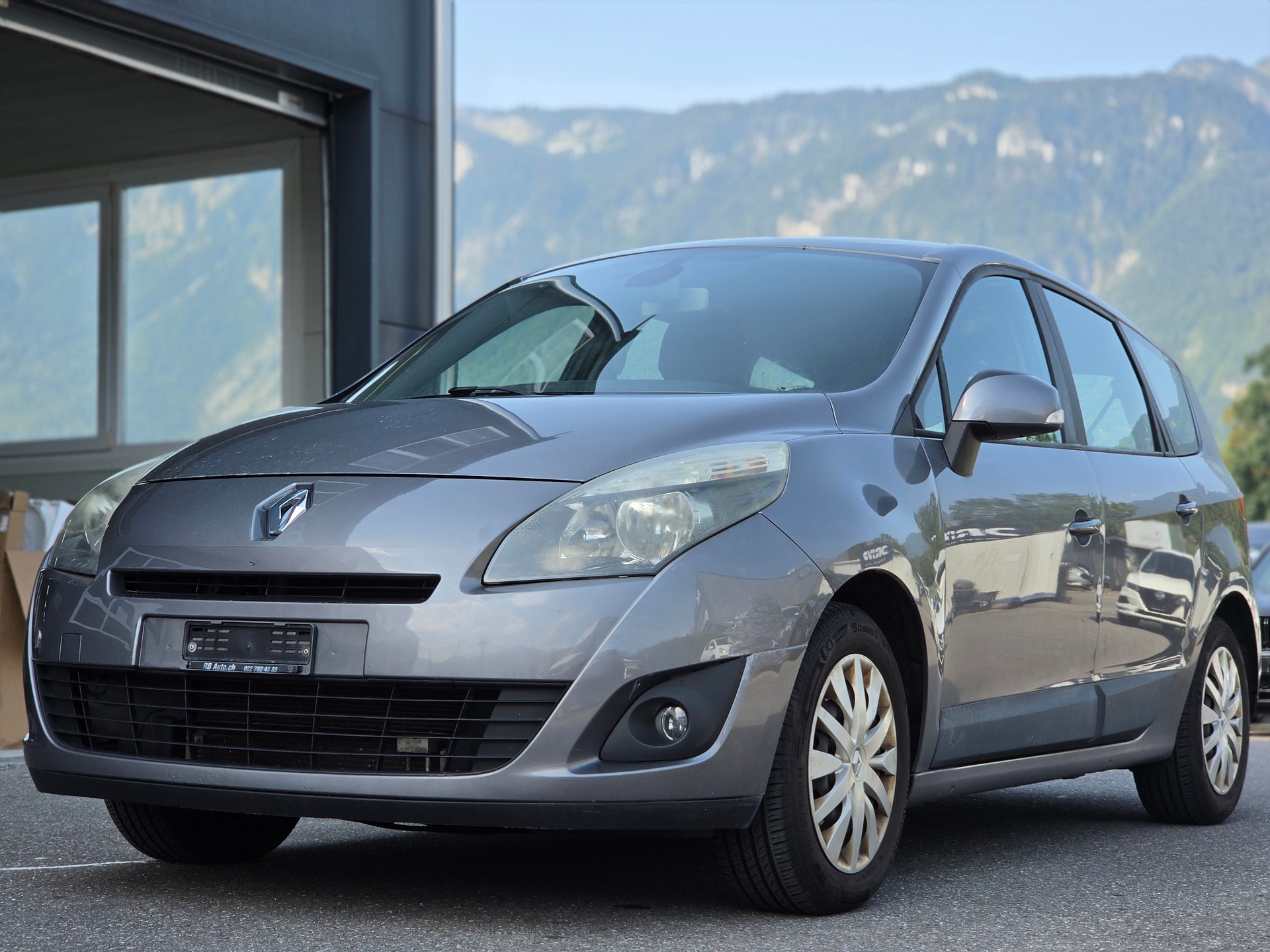 RENAULT Grand Scénic 2.0 16V Privilège X-Tronic CVT-showroom-element-2