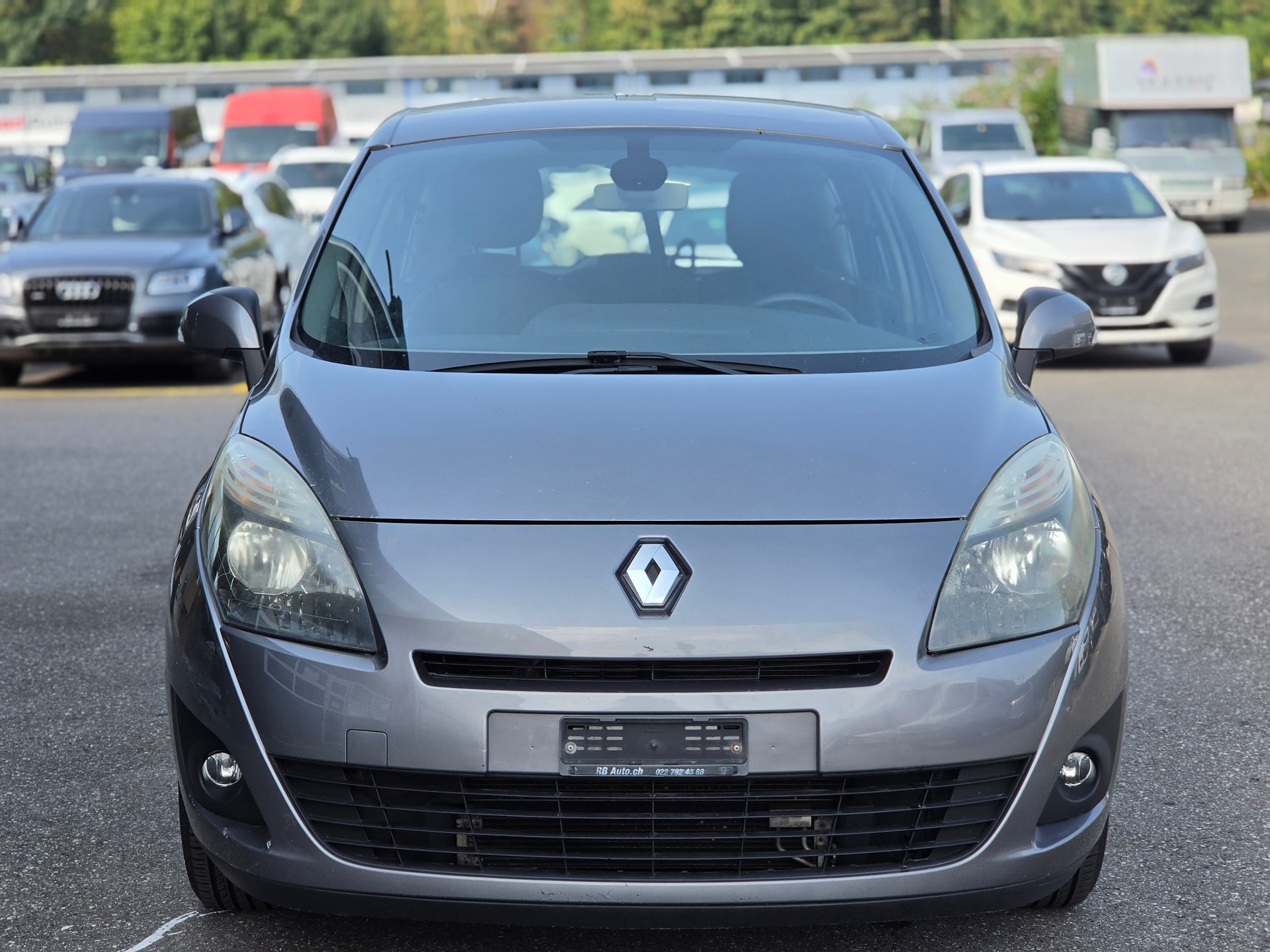 RENAULT Grand Scénic 2.0 16V Privilège X-Tronic CVT-showroom-element-1