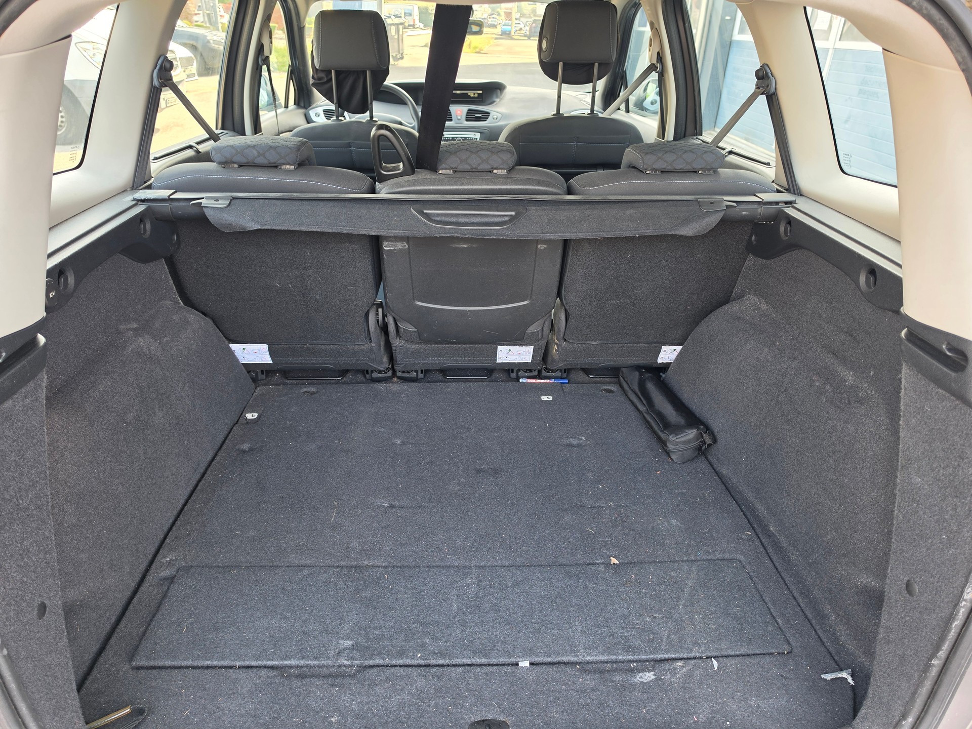 RENAULT Grand Scénic 2.0 16V Privilège X-Tronic CVT-image-7