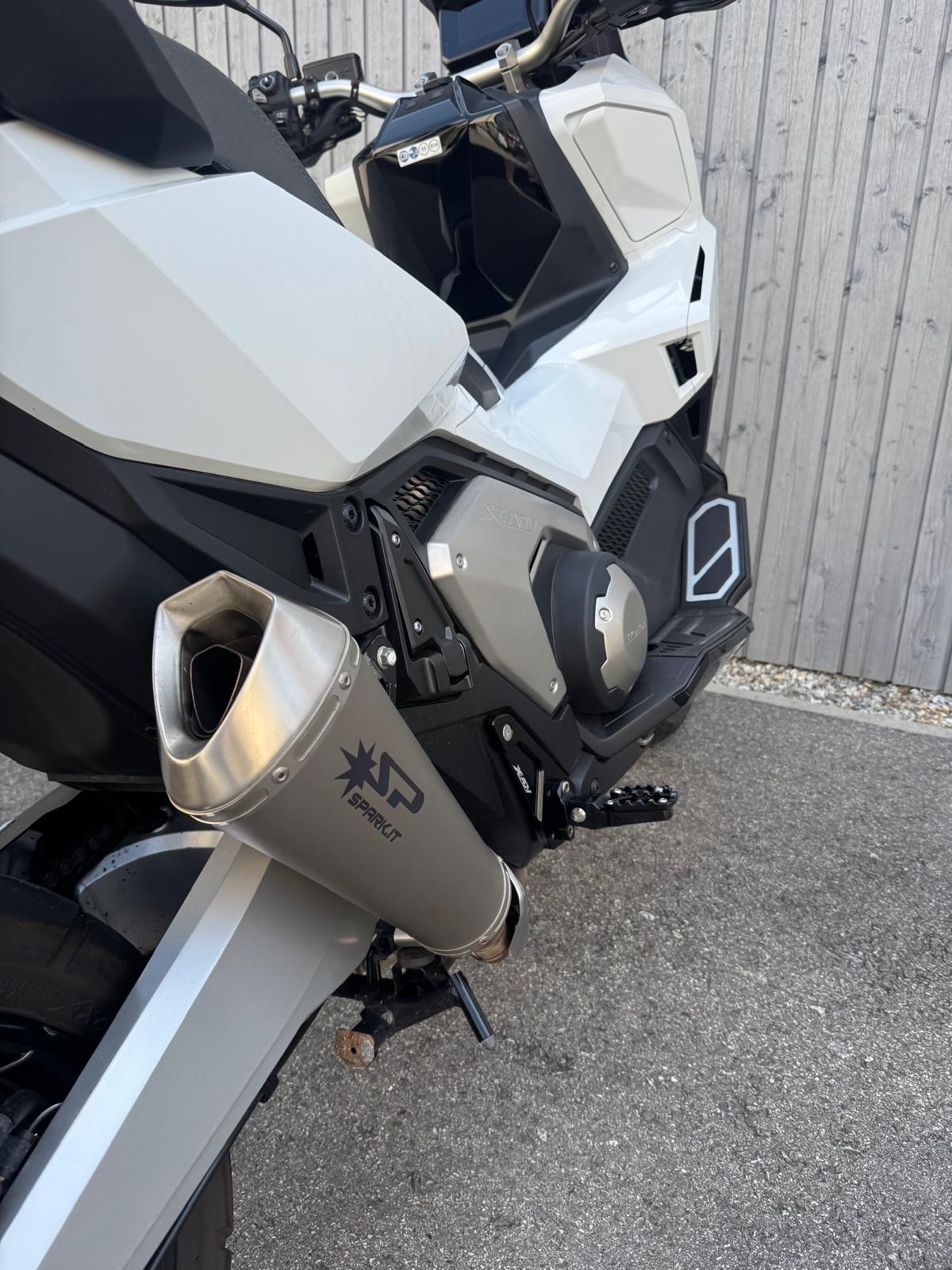 HONDA X-ADV 750-image-7