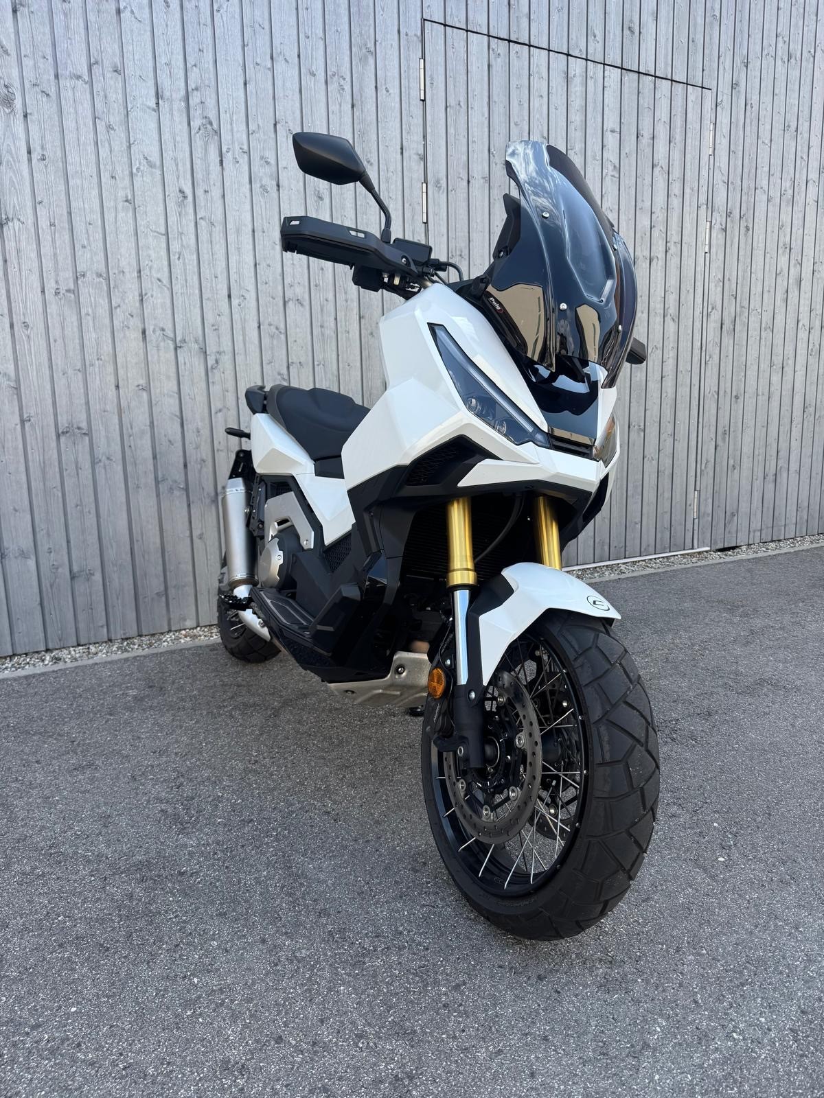 HONDA X-ADV 750-image-1