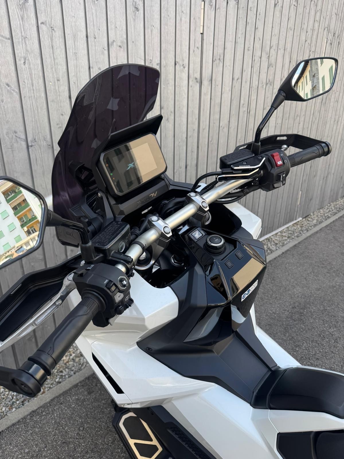 HONDA X-ADV 750-image-5