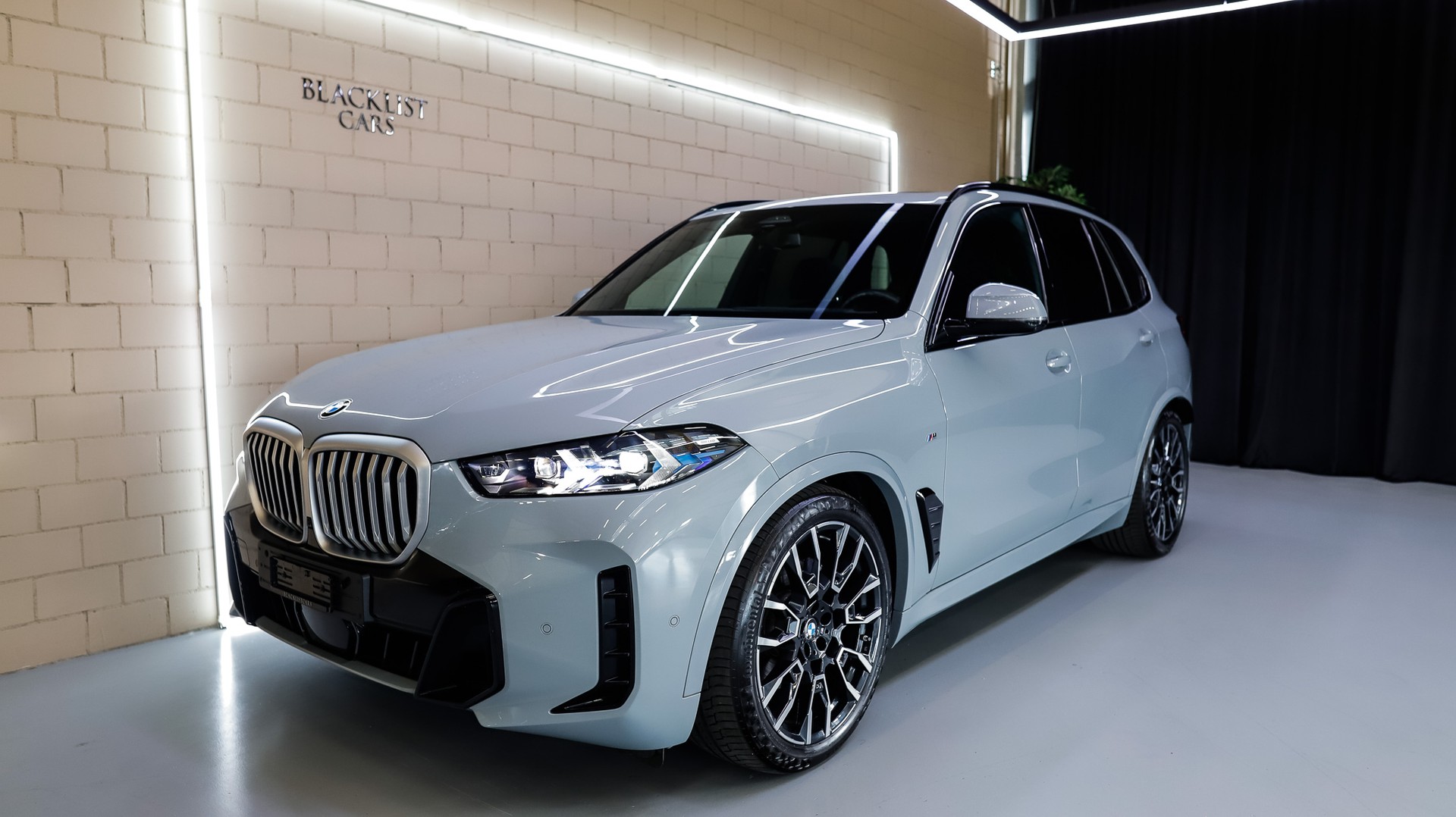 BMW X5 xDrive 48V 40d M Sport Steptronic *FACELIFT*-showroom-element-1