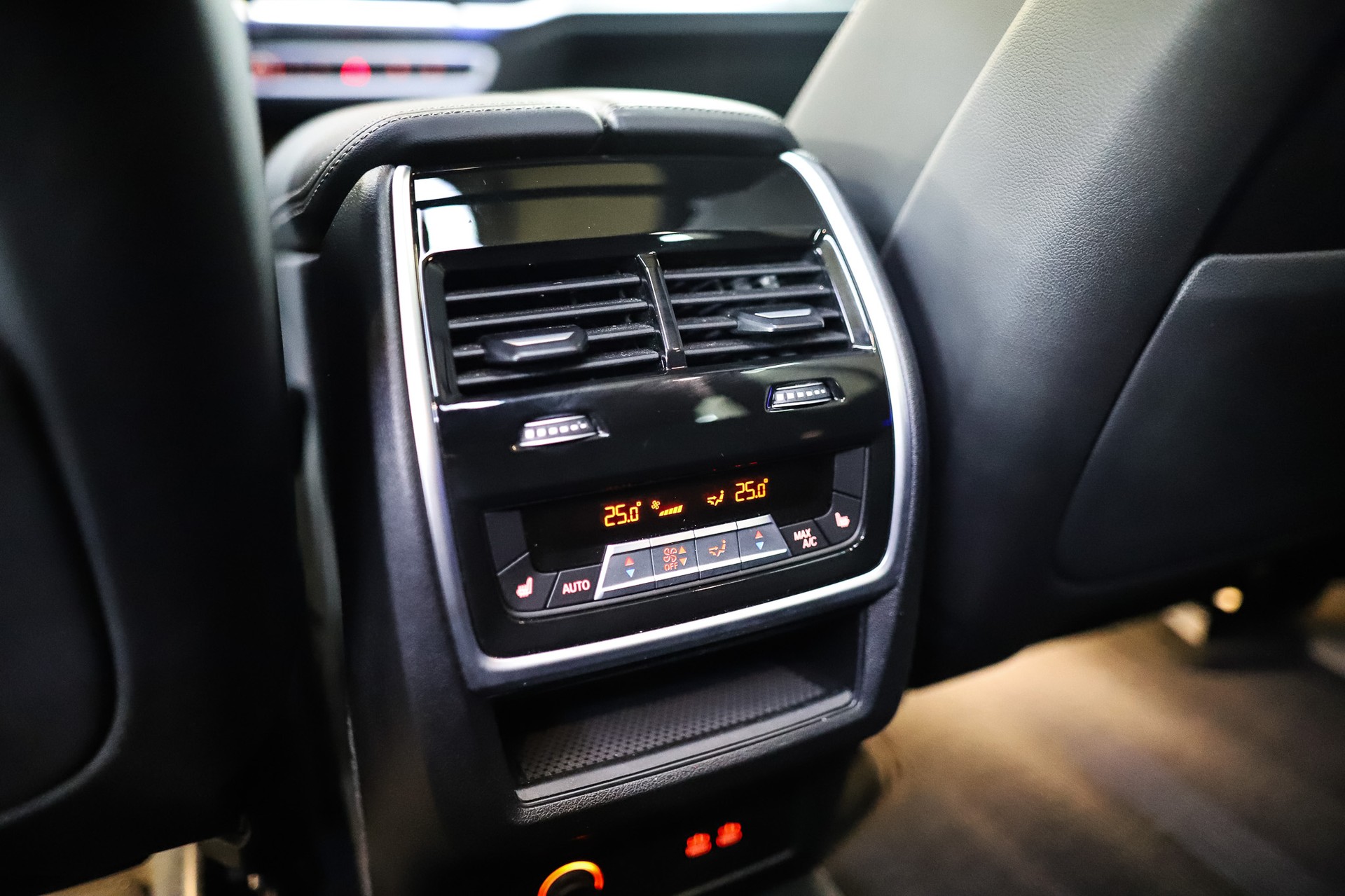 BMW X5 xDrive 48V 40d M Sport Steptronic *FACELIFT*-image-15