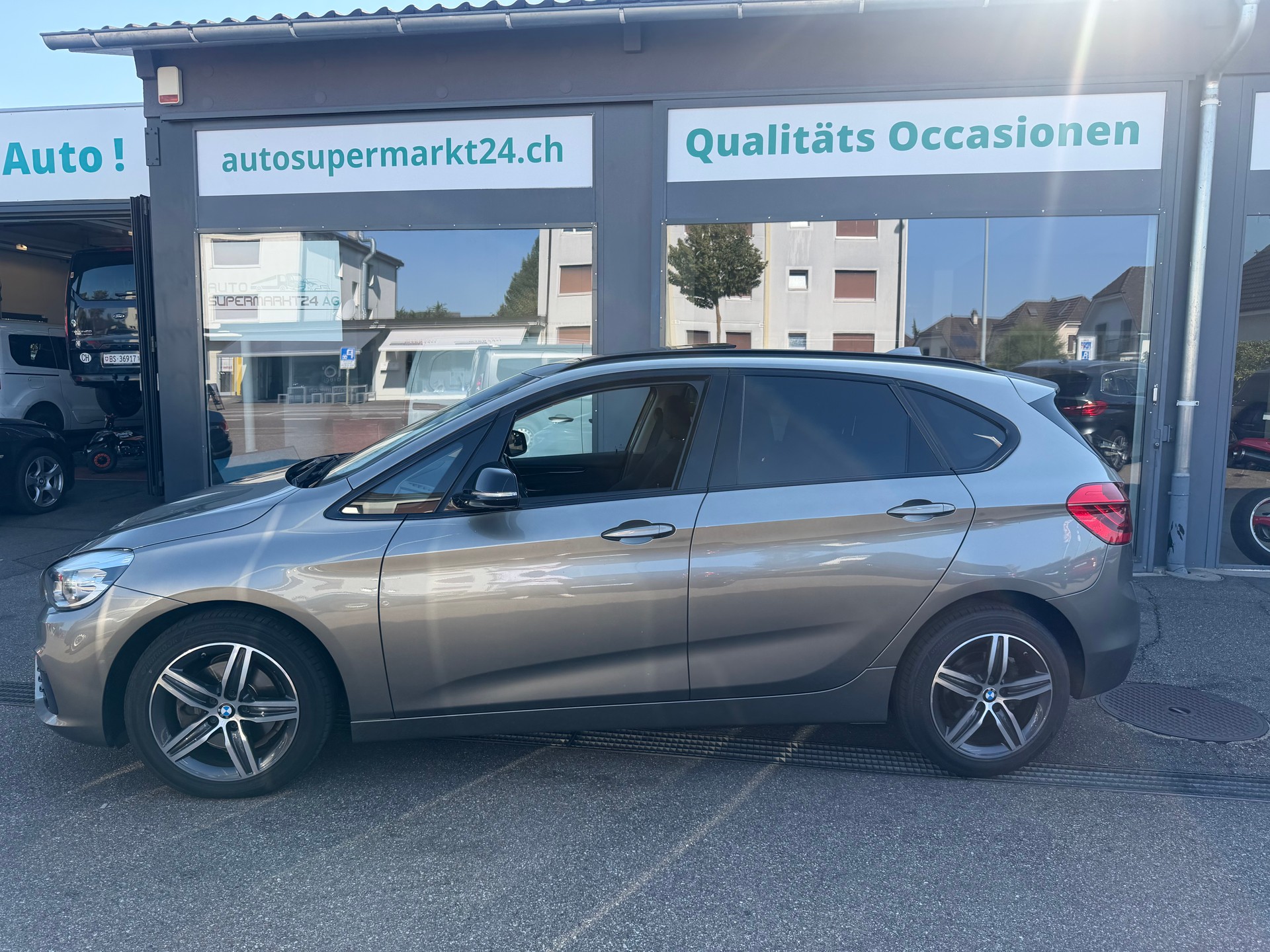 BMW 220d xDrive Active Tourer Sport Line Steptronic-showroom-element-1