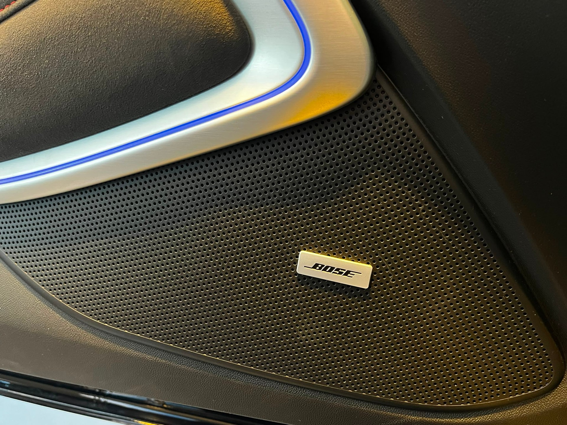 CHEVROLET CAMARO ZL1-image-28