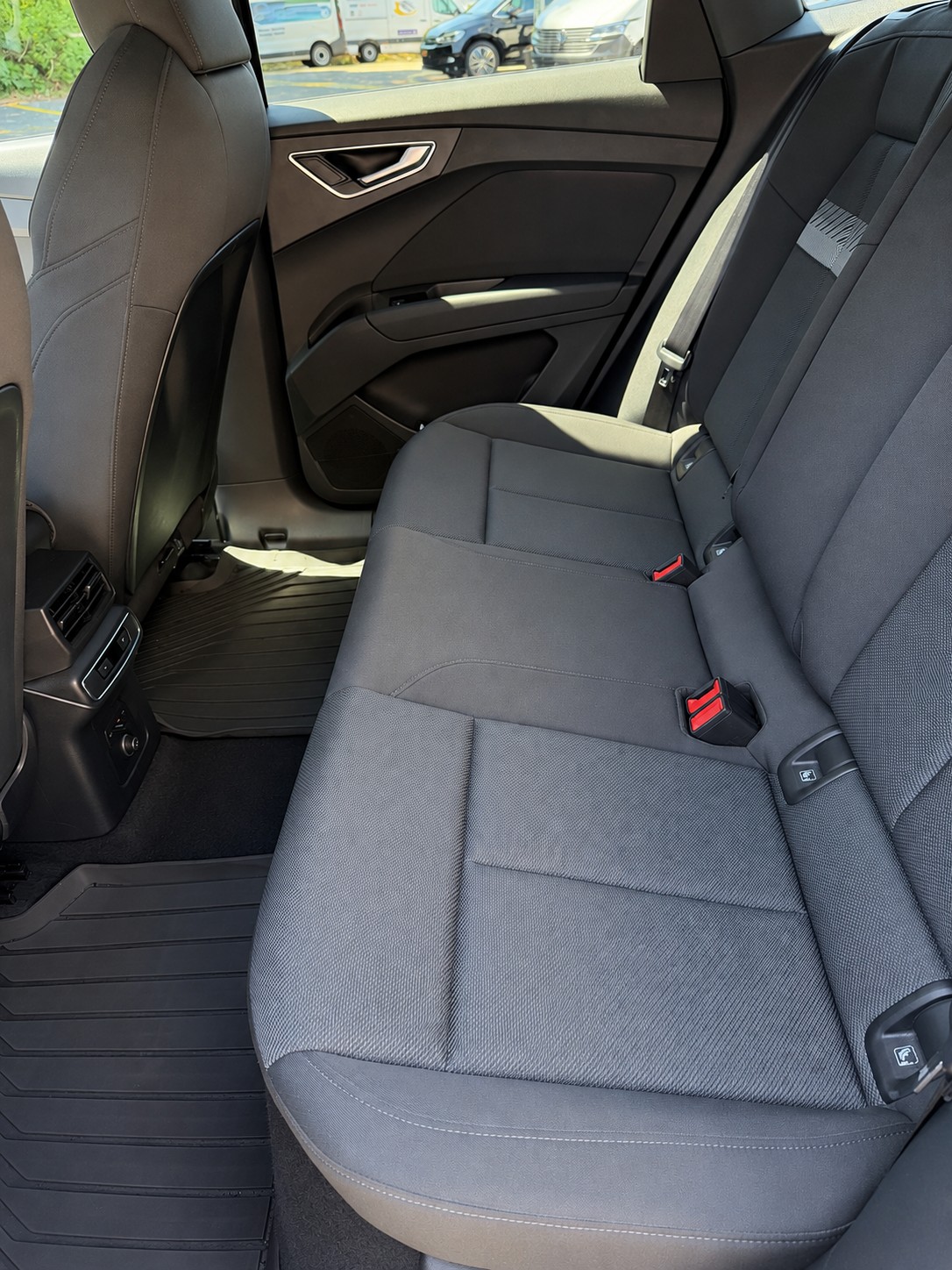 AUDI 40-image-4