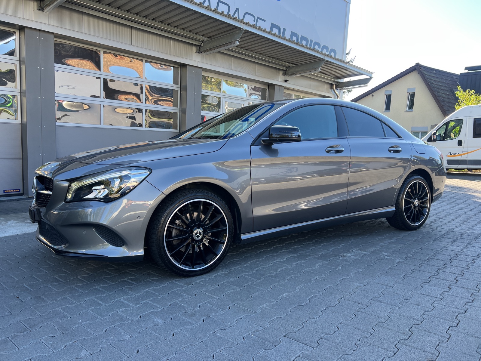 MERCEDES-BENZ CLA 200 Night Star 7G-DCT