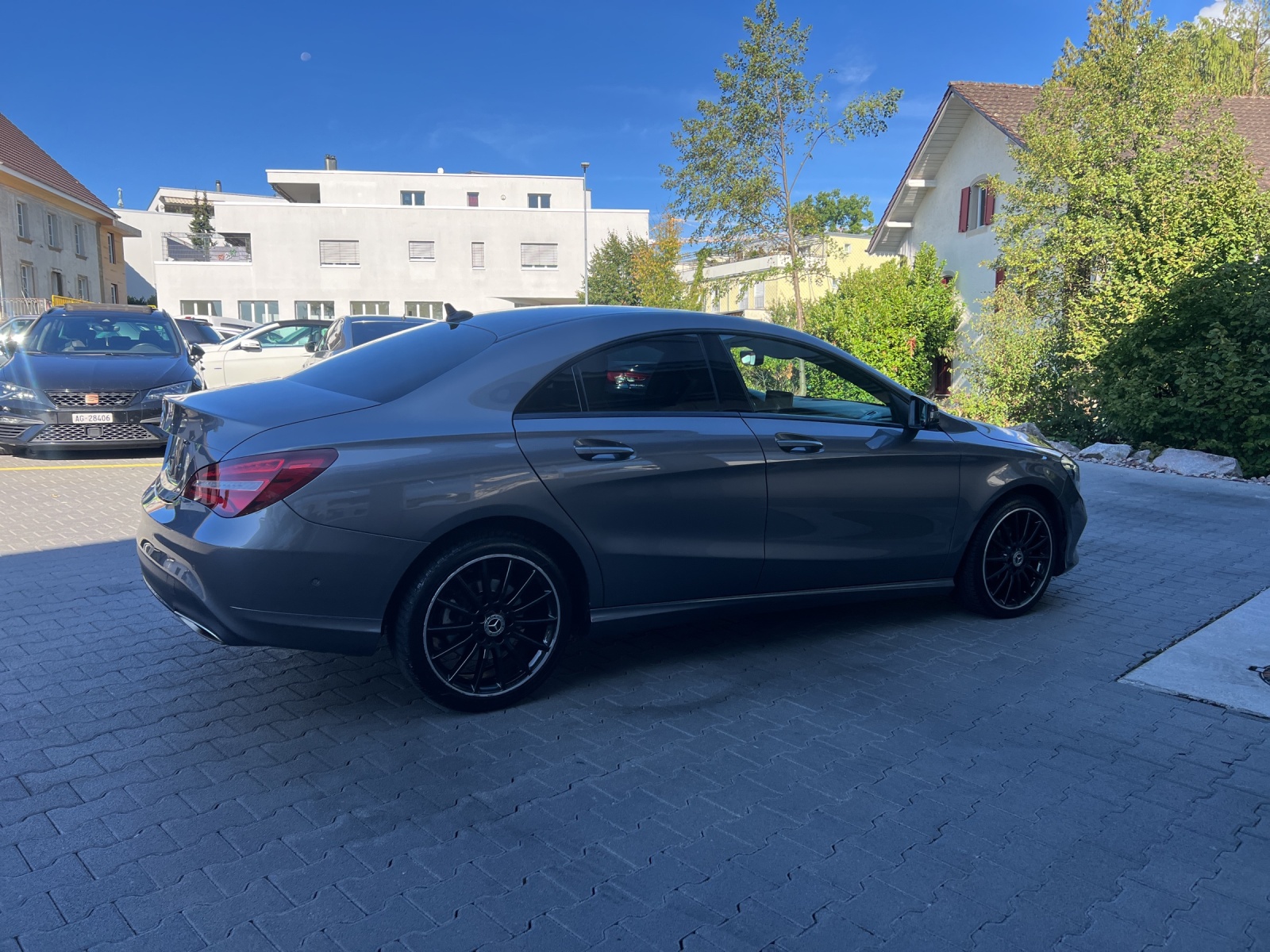 MERCEDES-BENZ CLA 200 Night Star 7G-DCT-showroom-element-3