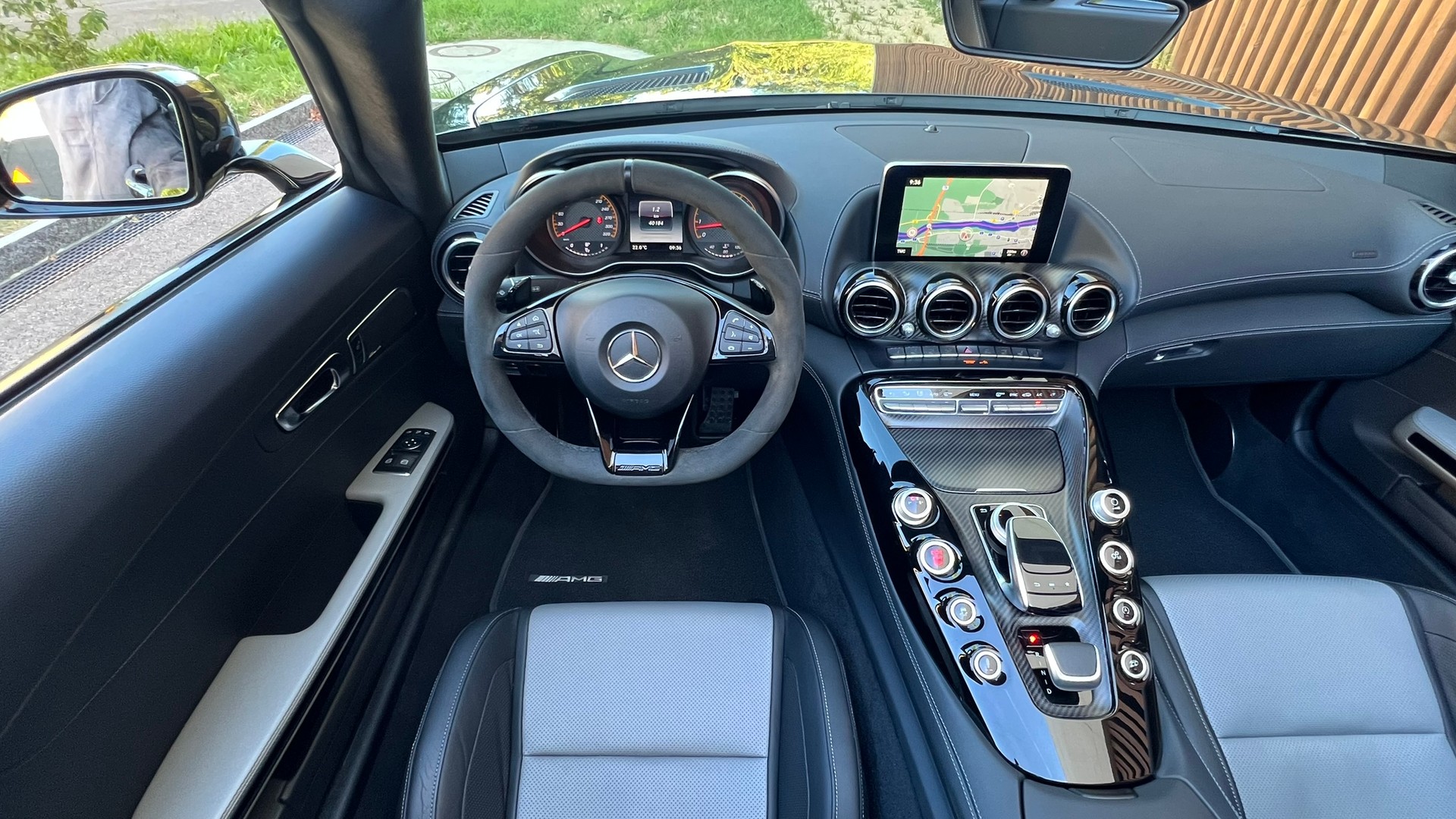 MERCEDES-BENZ AMG GT ROADSTER BLACK SPEEDSHIFT DCT l 476 PS-image-20
