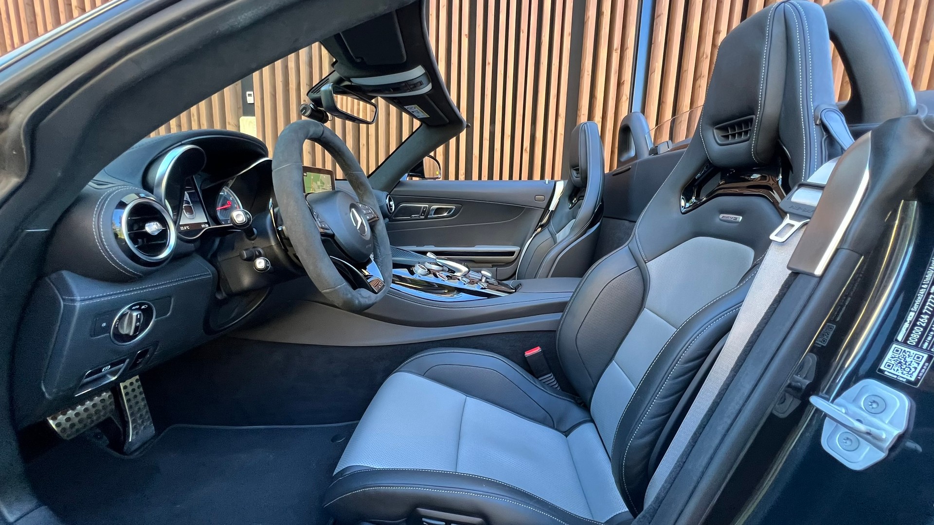 MERCEDES-BENZ AMG GT ROADSTER BLACK SPEEDSHIFT DCT l 476 PS-image-26