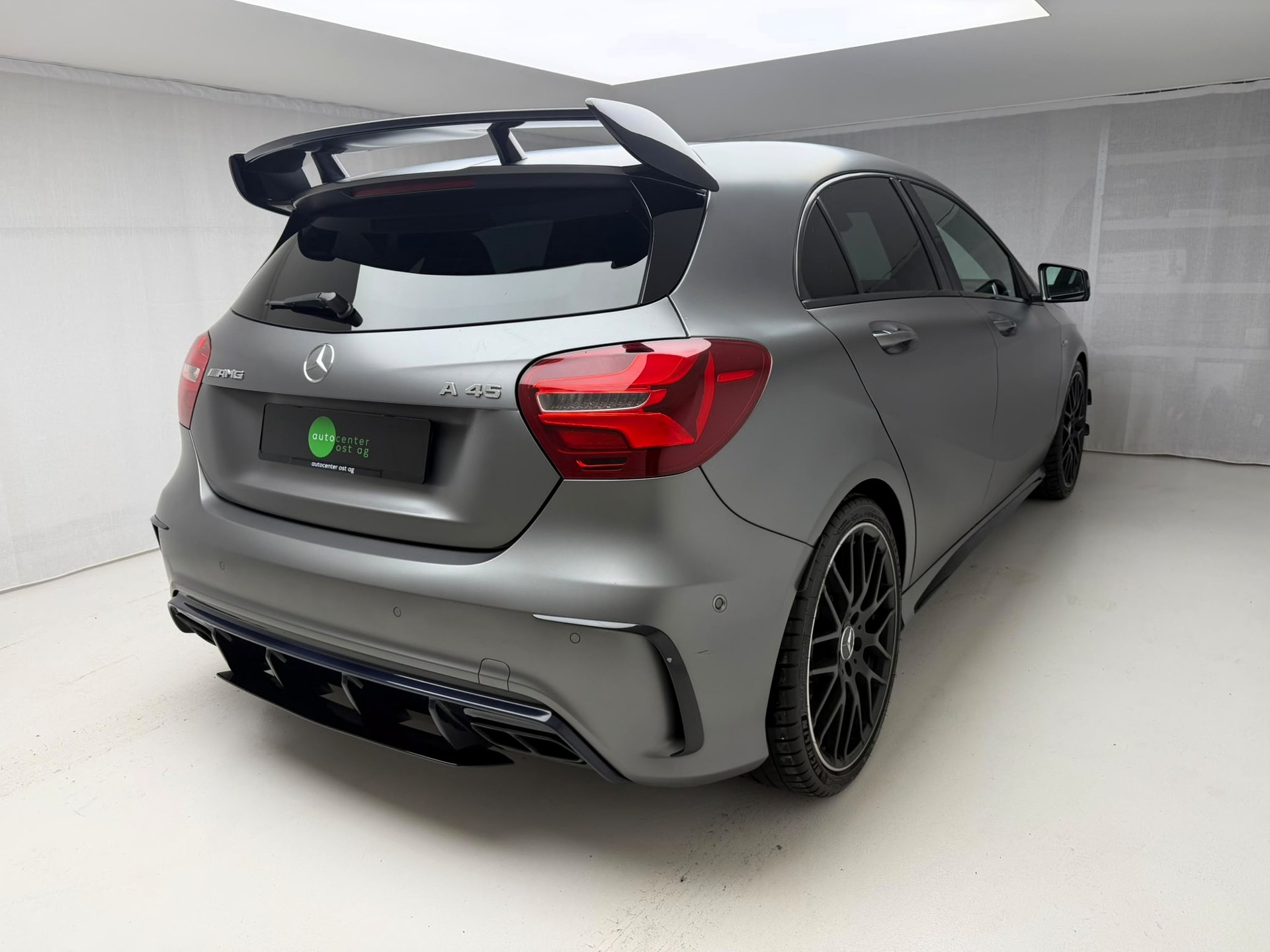 MERCEDES-BENZ A 45 AMG 4Matic Speedshift 7G-DCT-showroom-element-3