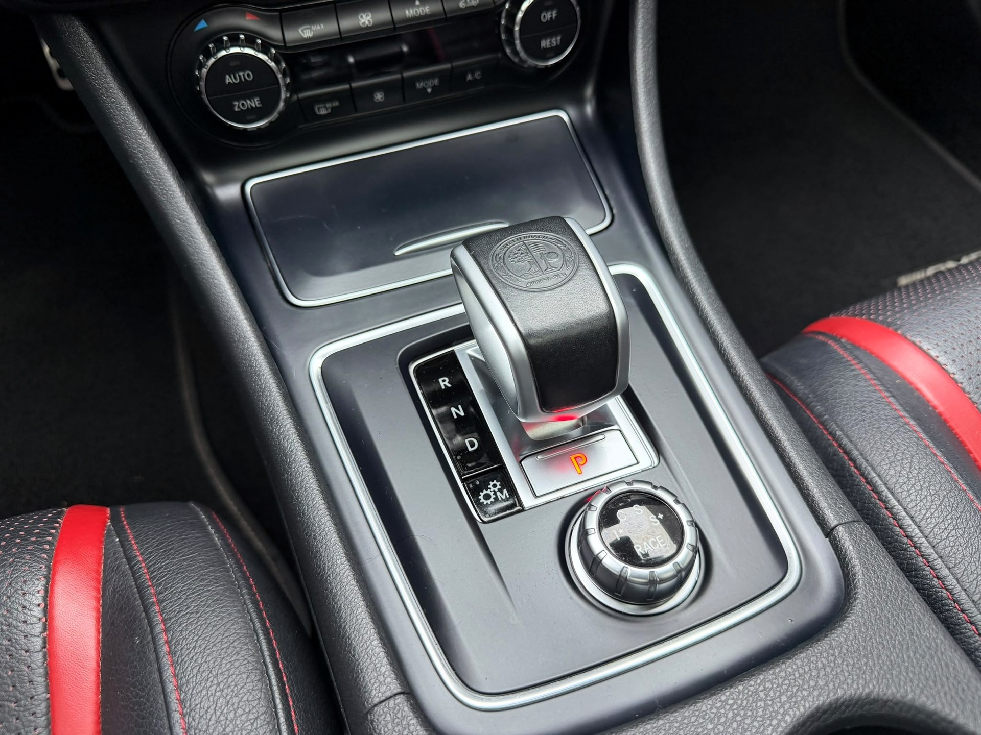 MERCEDES-BENZ A 45 AMG 4Matic Speedshift 7G-DCT-image-18