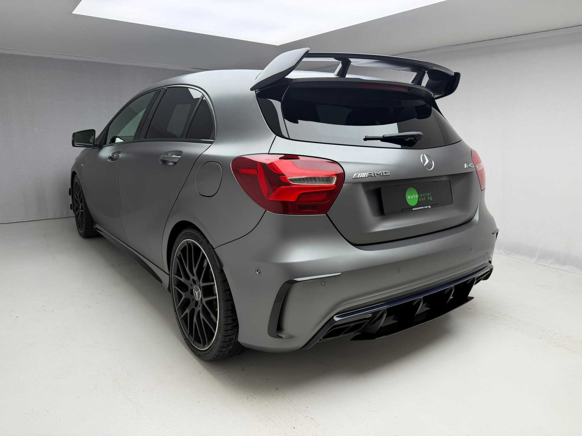 MERCEDES-BENZ A 45 AMG 4Matic Speedshift 7G-DCT-showroom-element-2