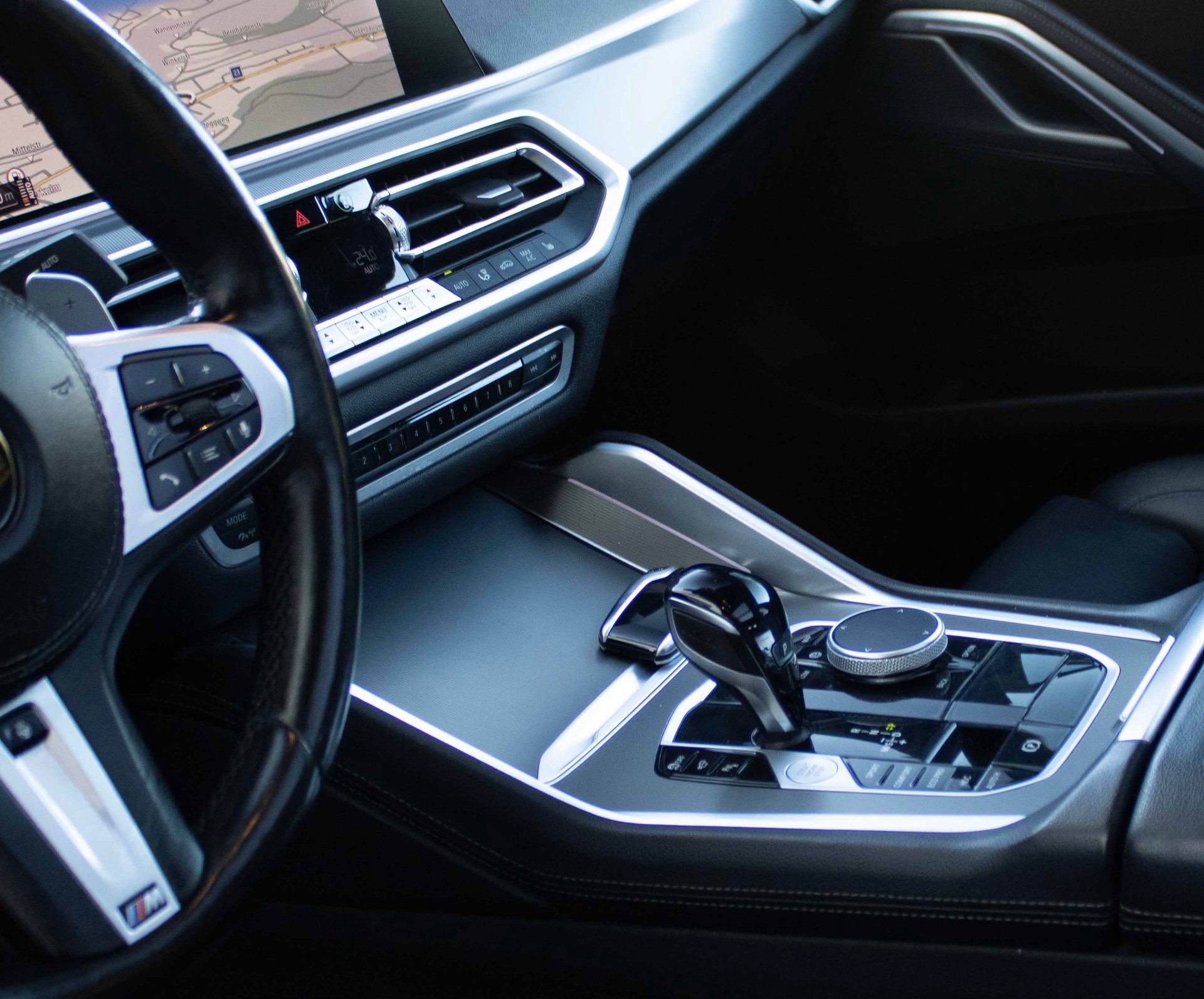 BMW X6 xDrive 48V 40d Steptronic M Sport-image-11